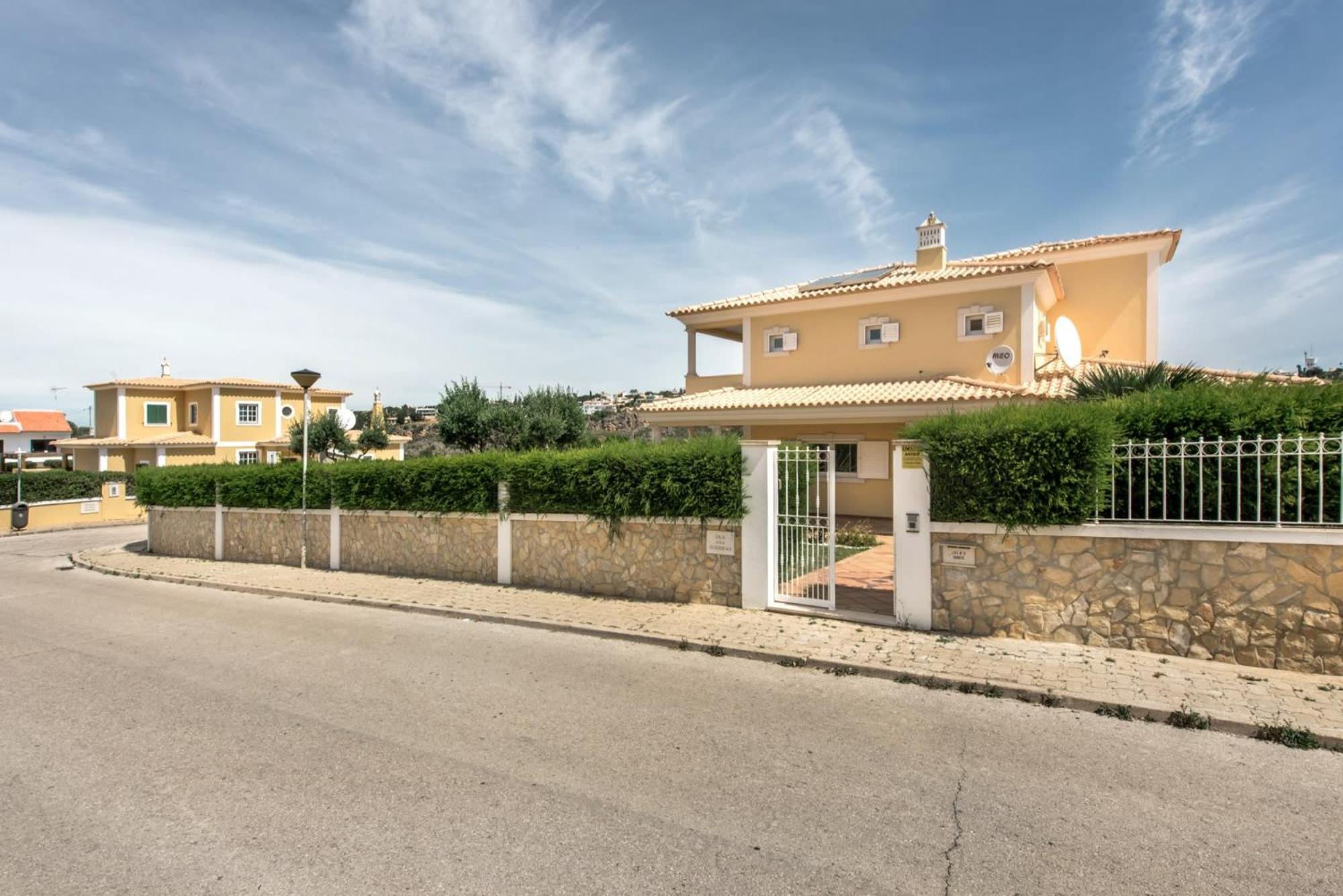 Oliveiras Amazing Location Walk To Marina Restaurants Holiday home Albufeira