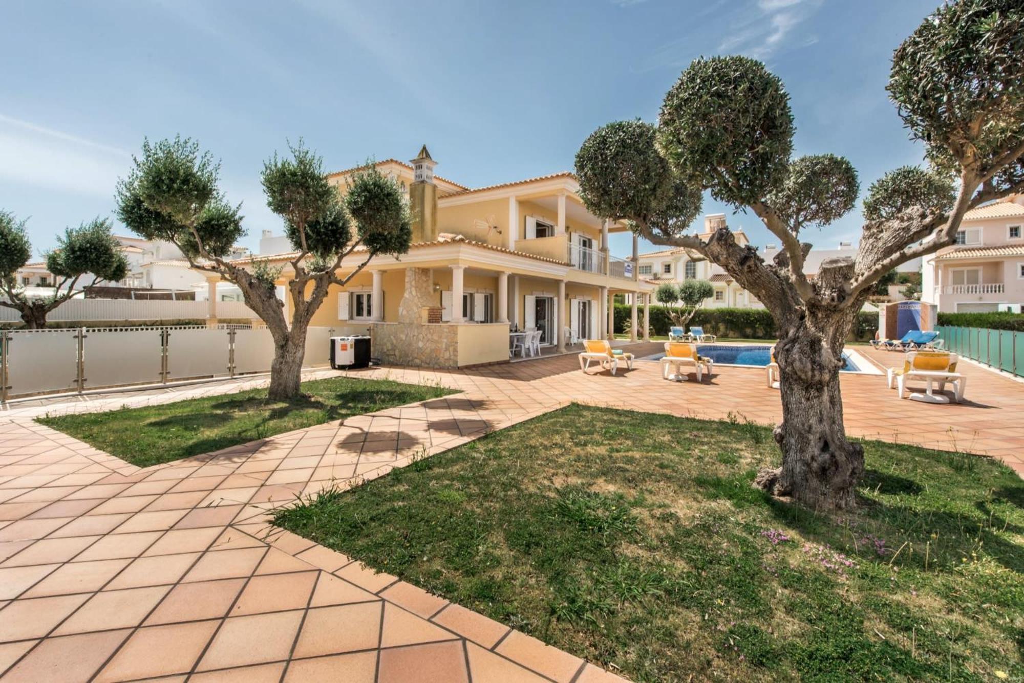 Oliveiras Amazing Location Walk To Marina Restaurants Holiday home *