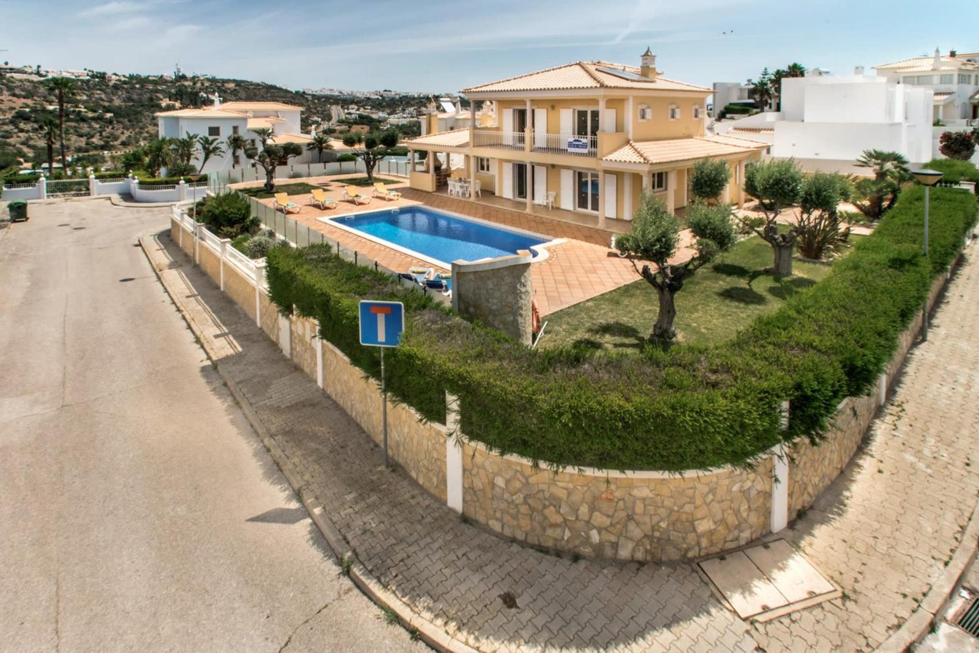 Oliveiras Amazing Location Walk To Marina Restaurants Holiday home
