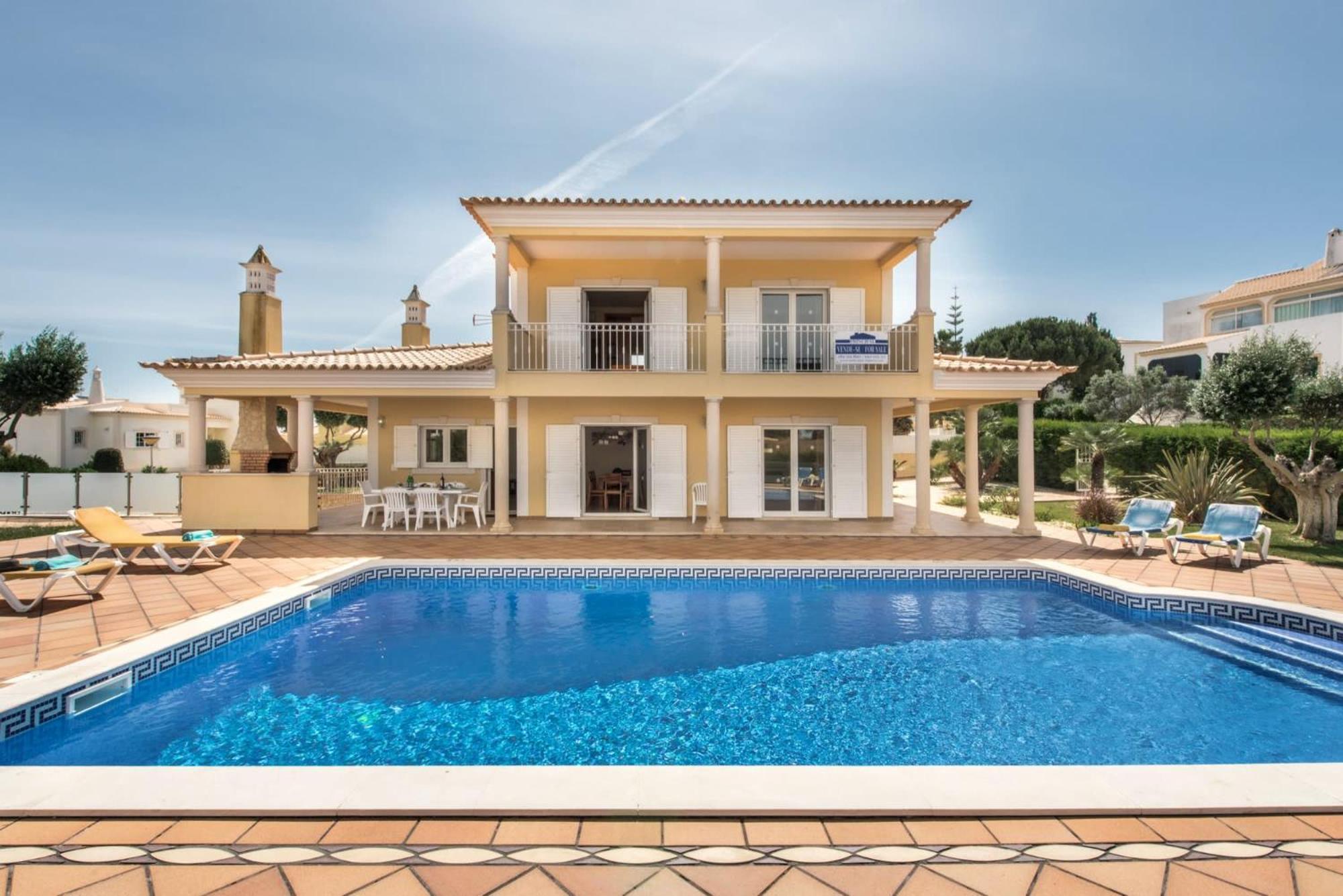 Oliveiras Amazing Location Walk To Marina Restaurants Holiday home Albufeira