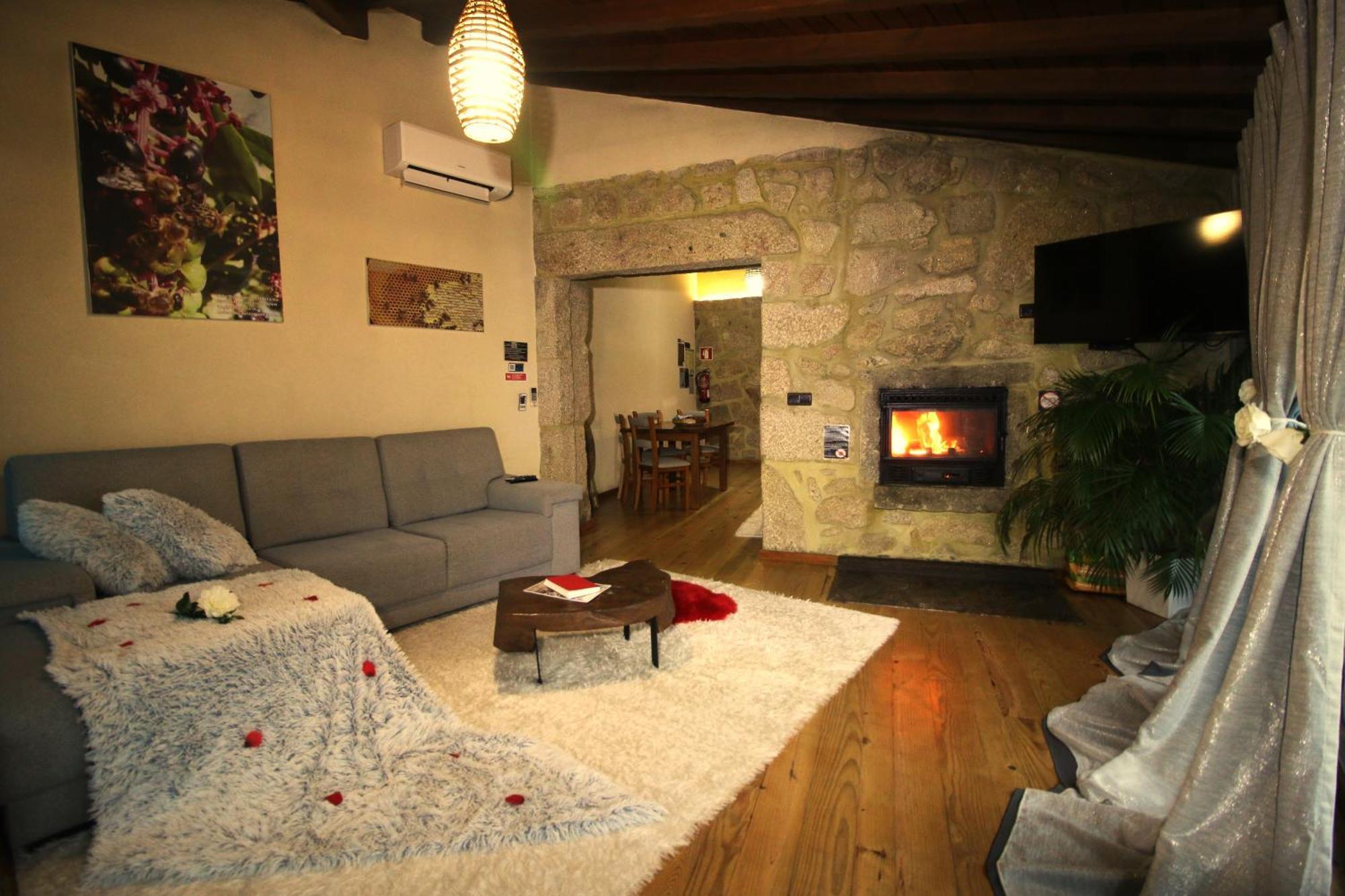 Casa Favo De Mel - Jacuzzi Privado & Lareira - Piscina