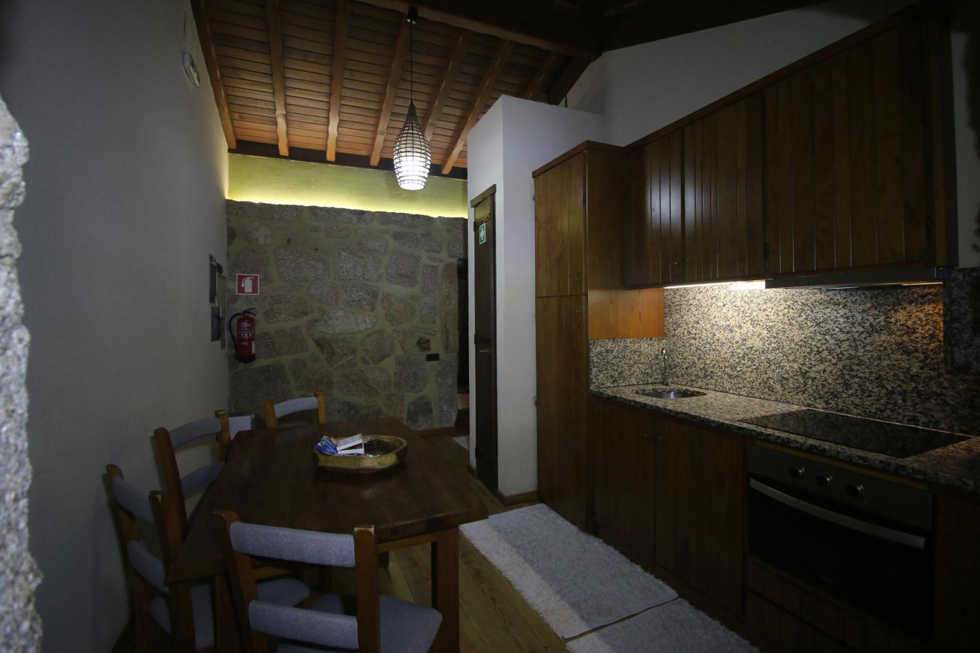 Casa Favo De Mel - Jacuzzi Privado & Lareira - Piscina * Arcos de Valdevez