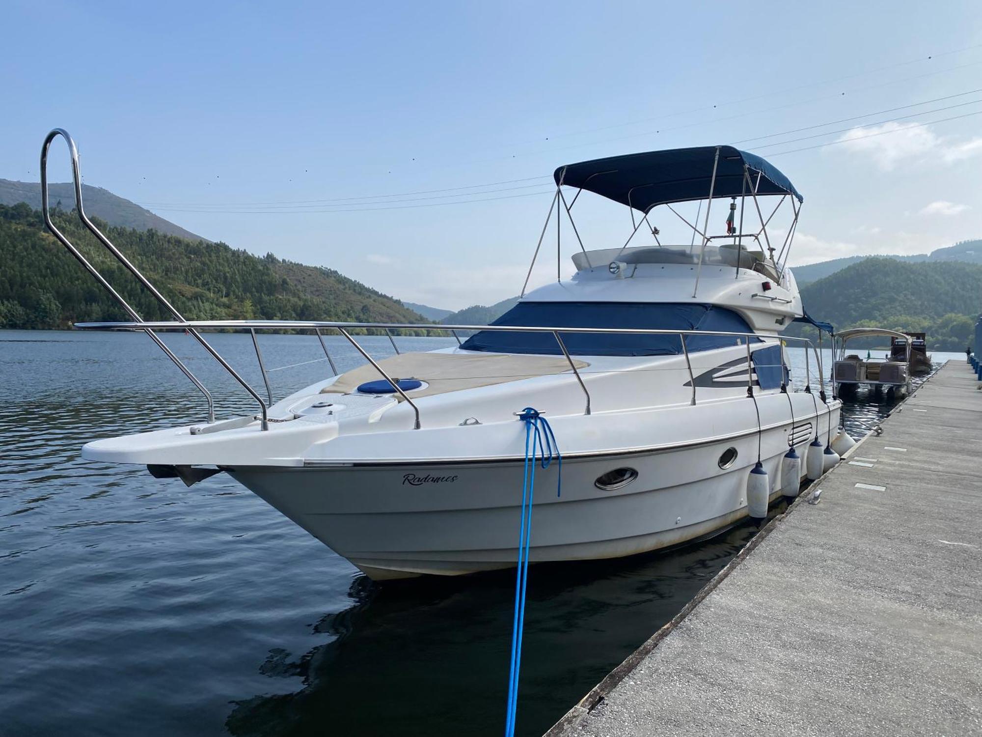 Aquadouro Yacht Radames - Sleep Boat Experience