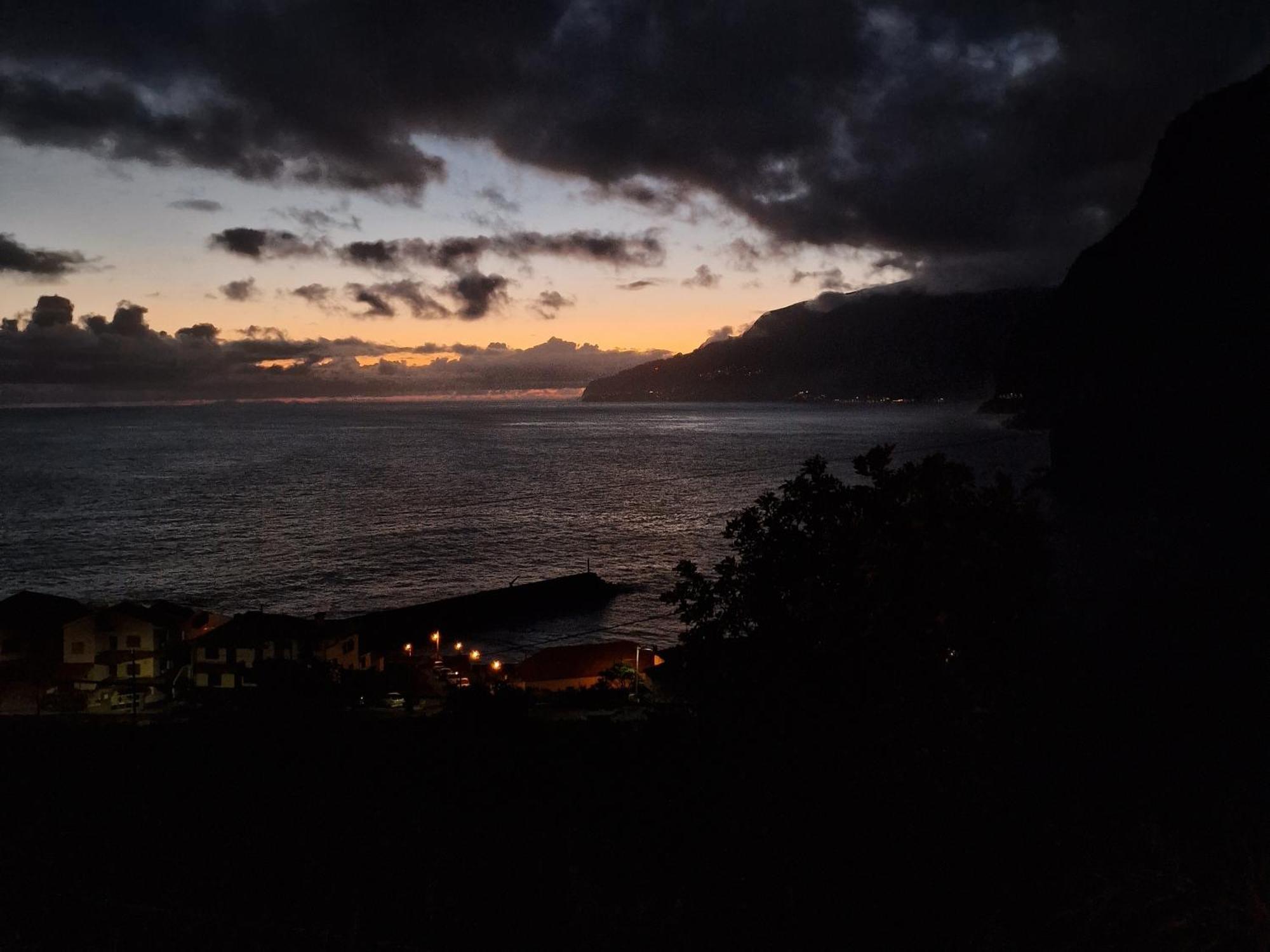 Sunrise Bay - Modern Flat With Stunning Views *