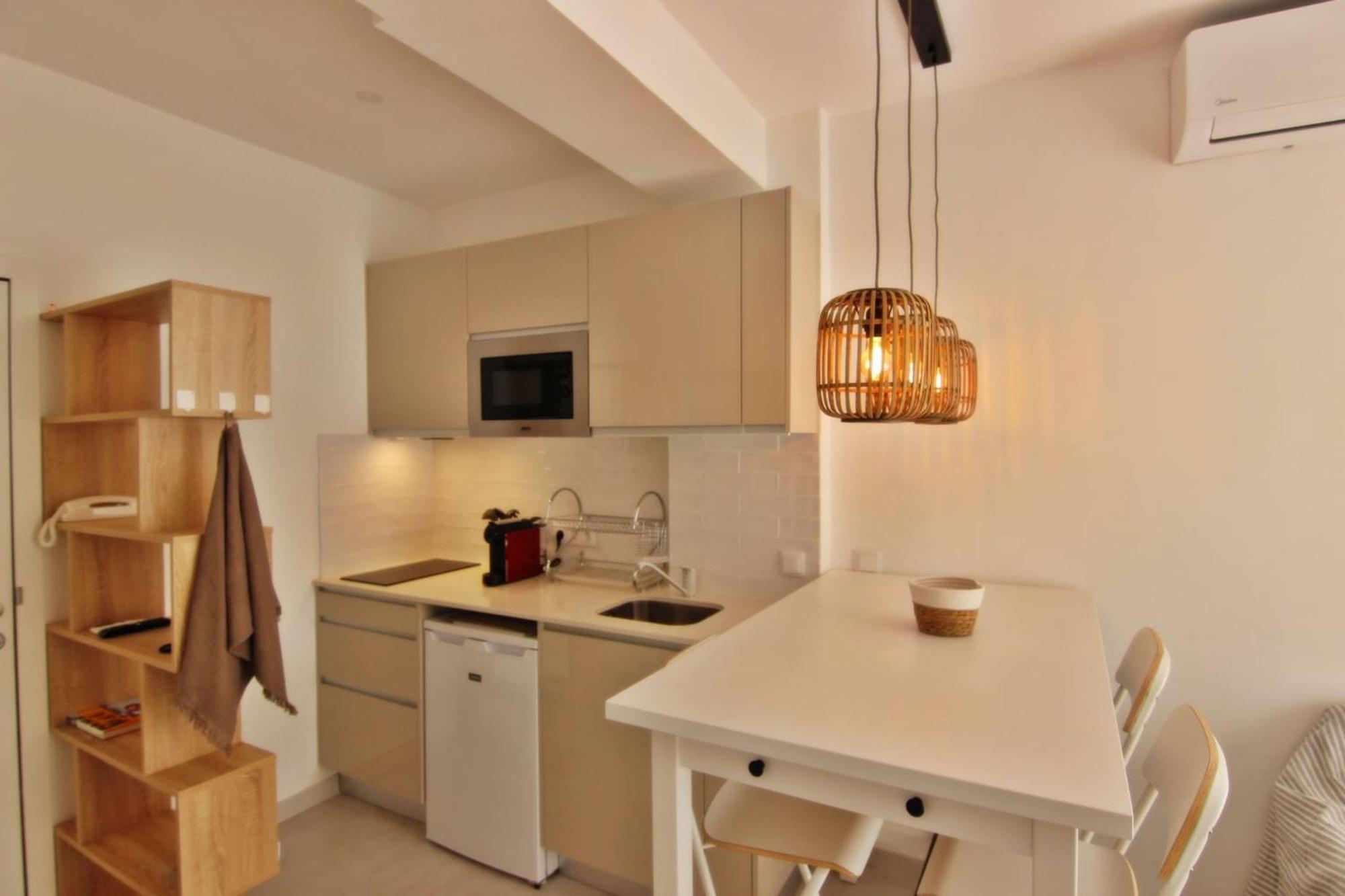 Mar - Front Apartment