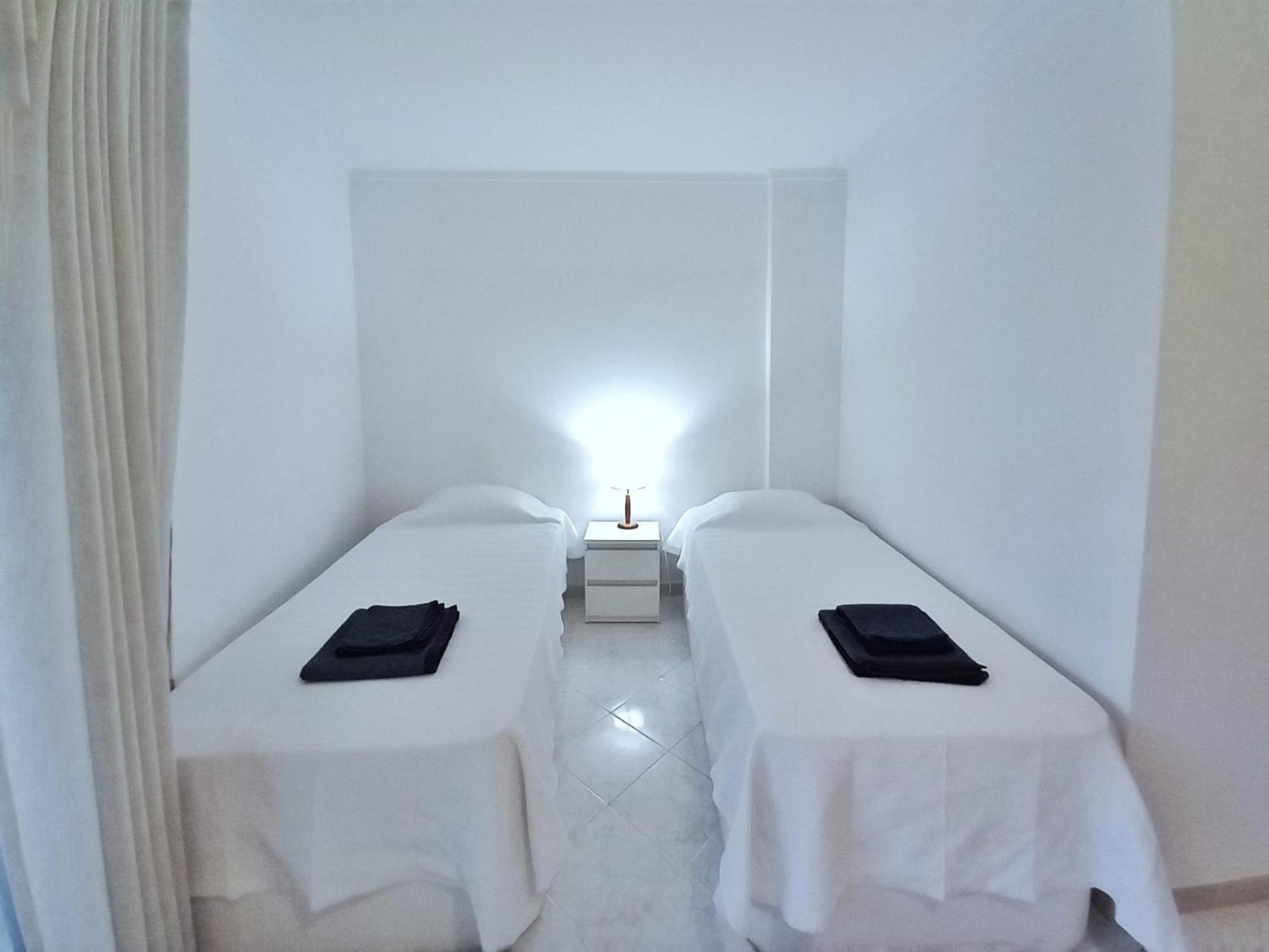 Apartamento Beachfront Flat With Pool Quarteira
