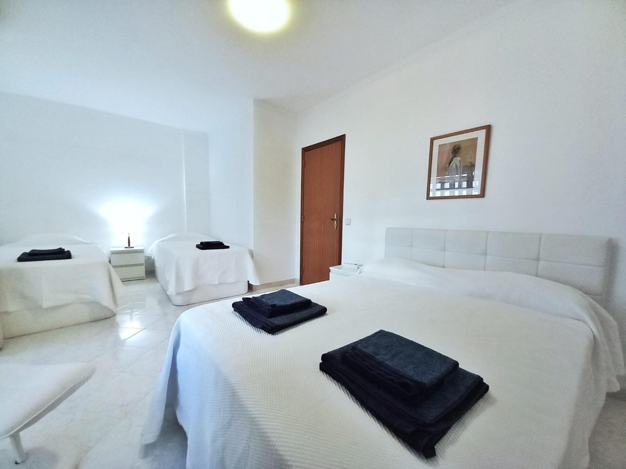 Apartamento Beachfront Flat With Pool