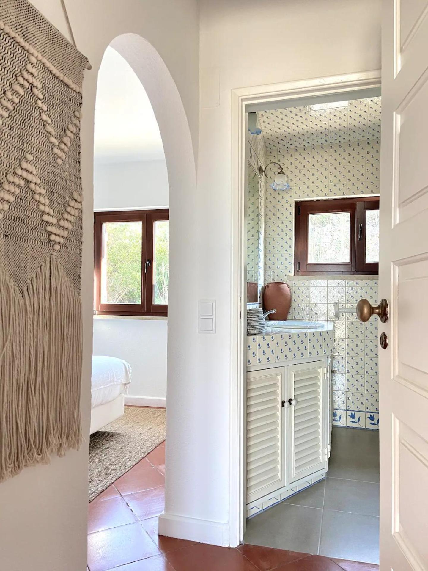 Casa Da - Beachfront Private Pool Villa Colares