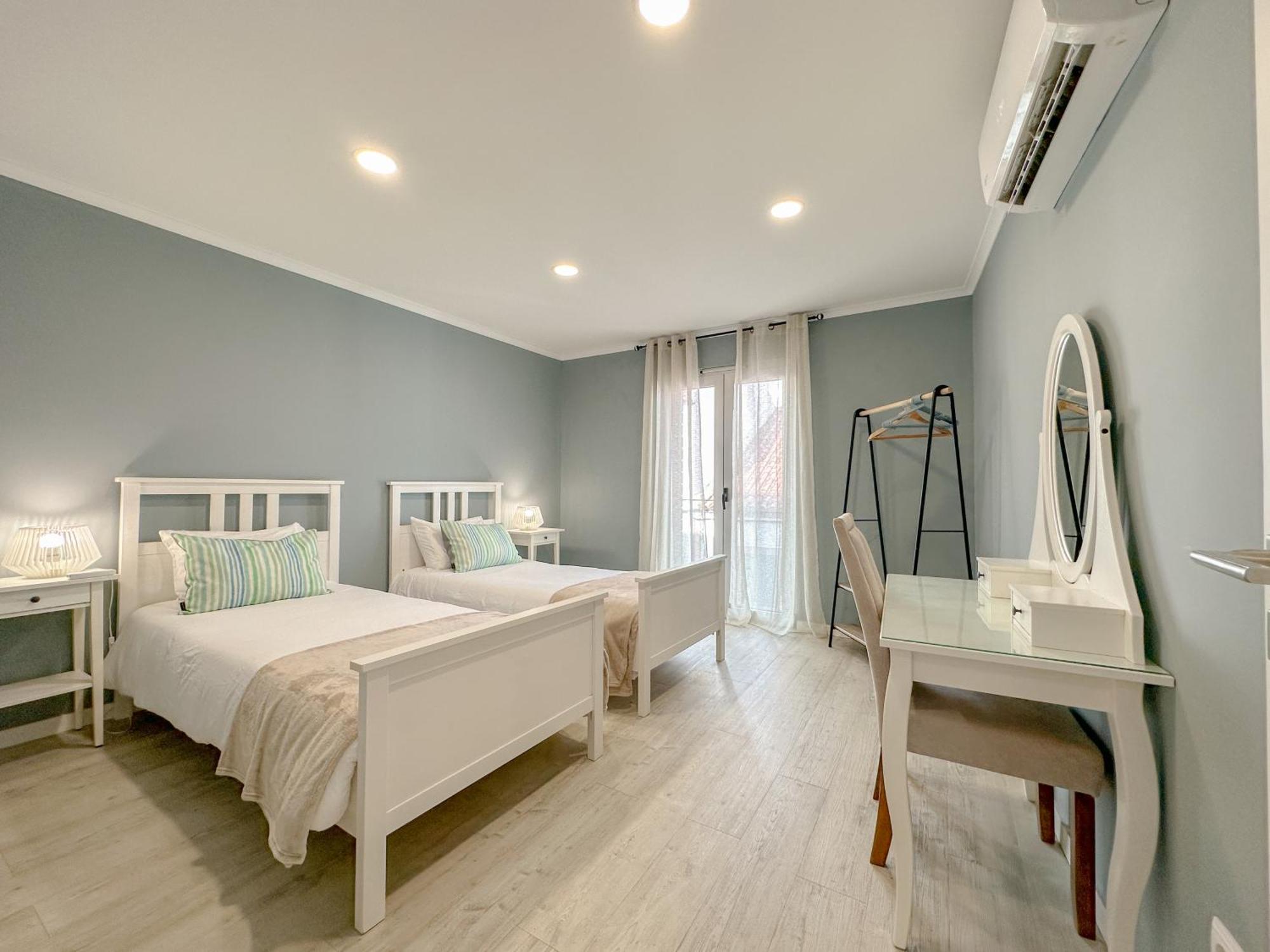 South Shore 1 - Host & Chill Holiday home
