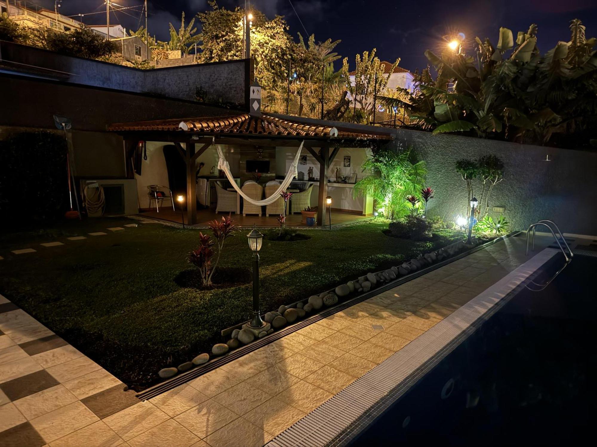 Appartement Funchal Apt- Sleeps 2 - Pool & Parking - Madeira *