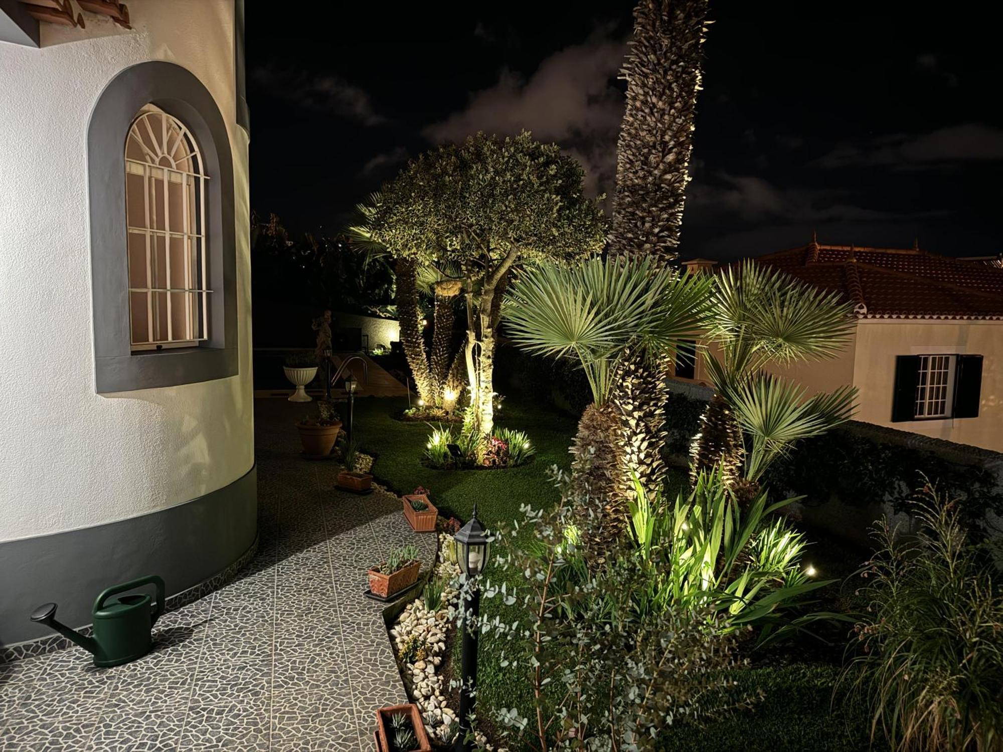 Funchal Apt- Sleeps 2 - Pool & Parking - Madeira Apartment Funchal (Madeira)