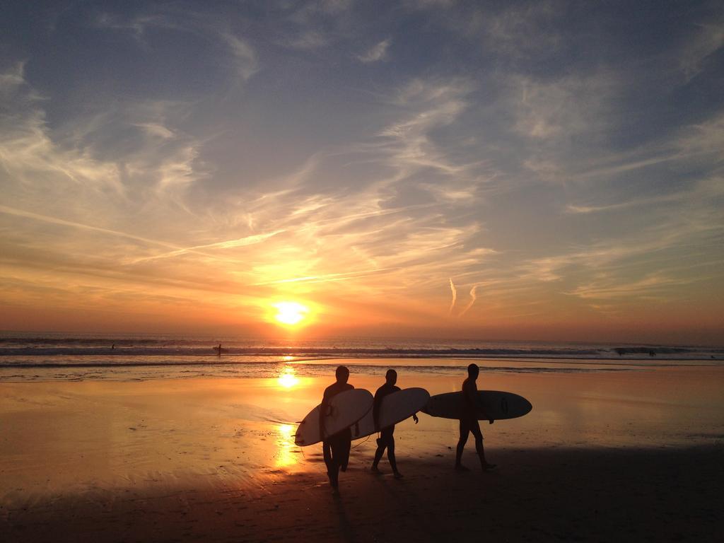 Carcavelos Surf House Bed & Breakfast