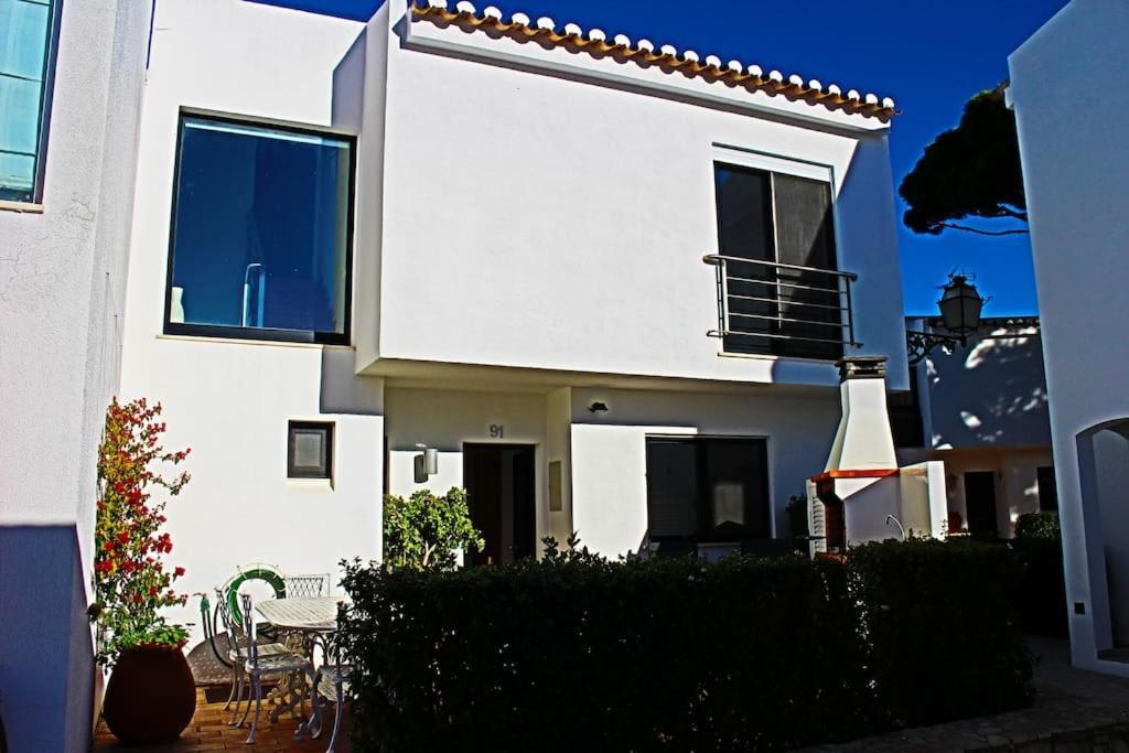 Stunning 3 Bed In Vale Do Lobo With Membership 3 Mins From And Golf