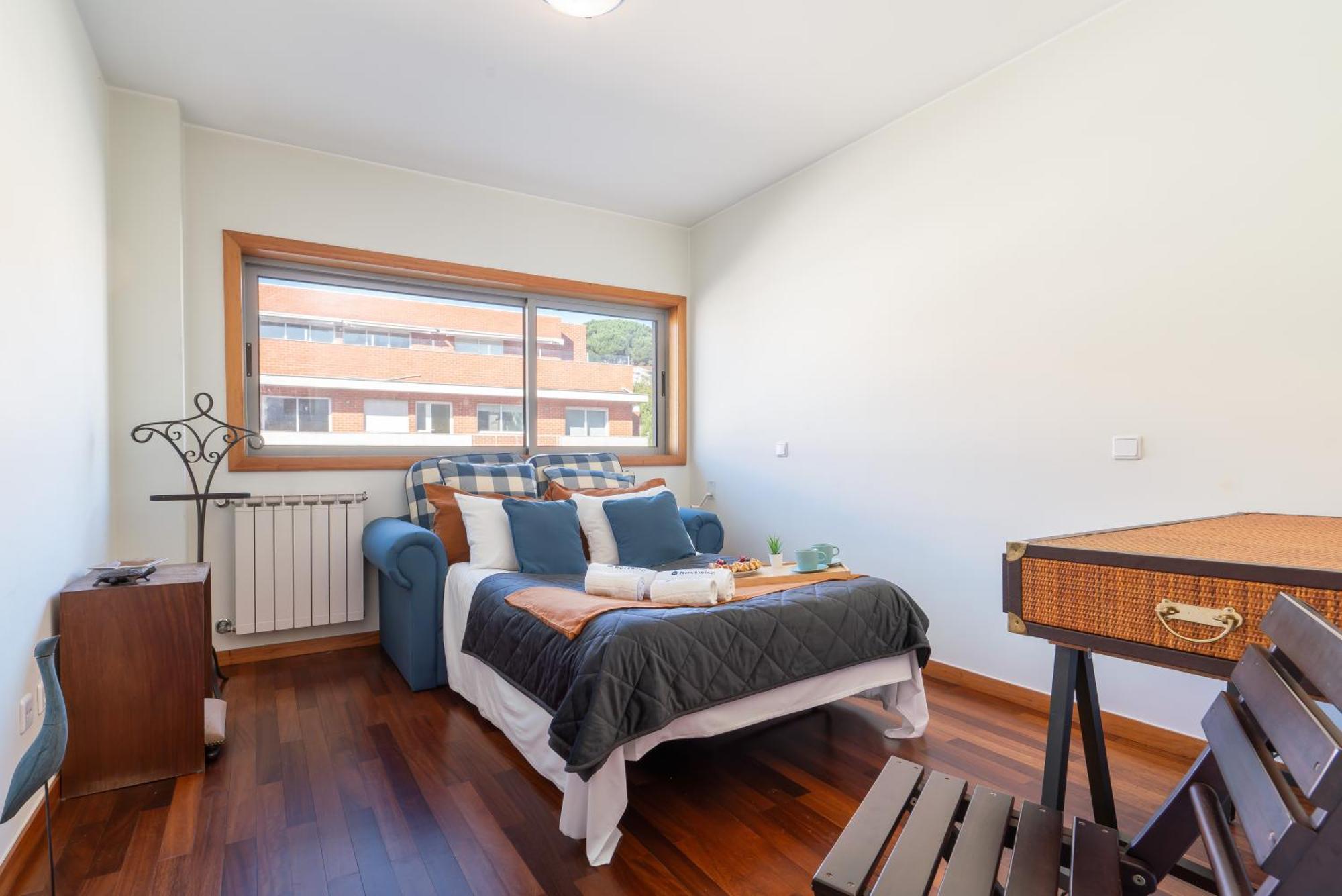 Apartment Host Wise - Homely Large Flat - Balcony