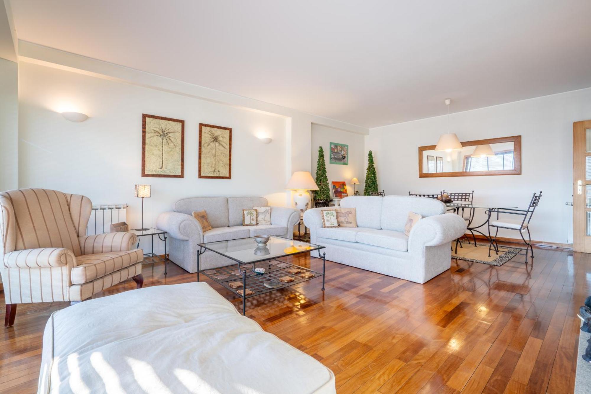 Host Wise - Homely Large Flat - Balcony Apartment Guimaraes