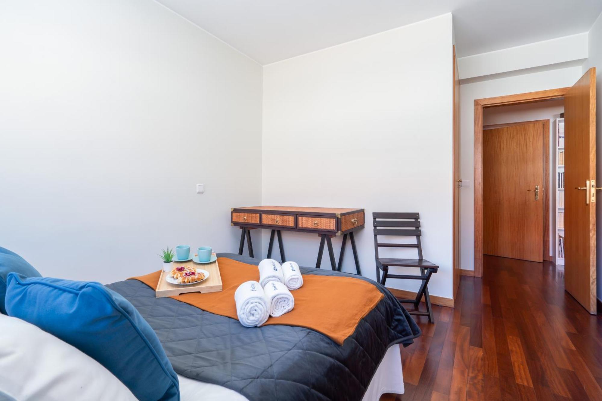 Host Wise - Homely Large Flat - Balcony Apartment Guimaraes