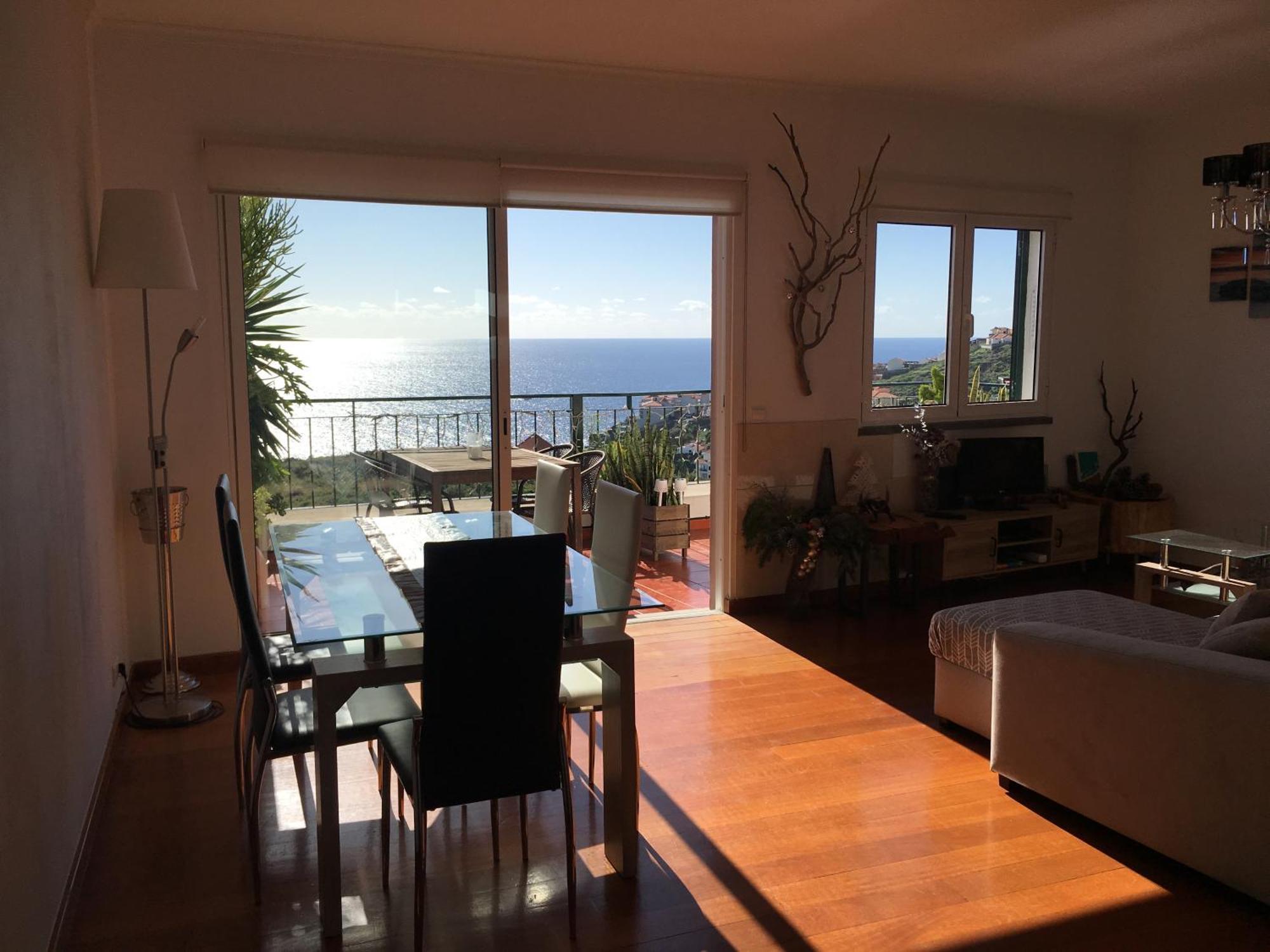 Oceanview Penthouse Apartment