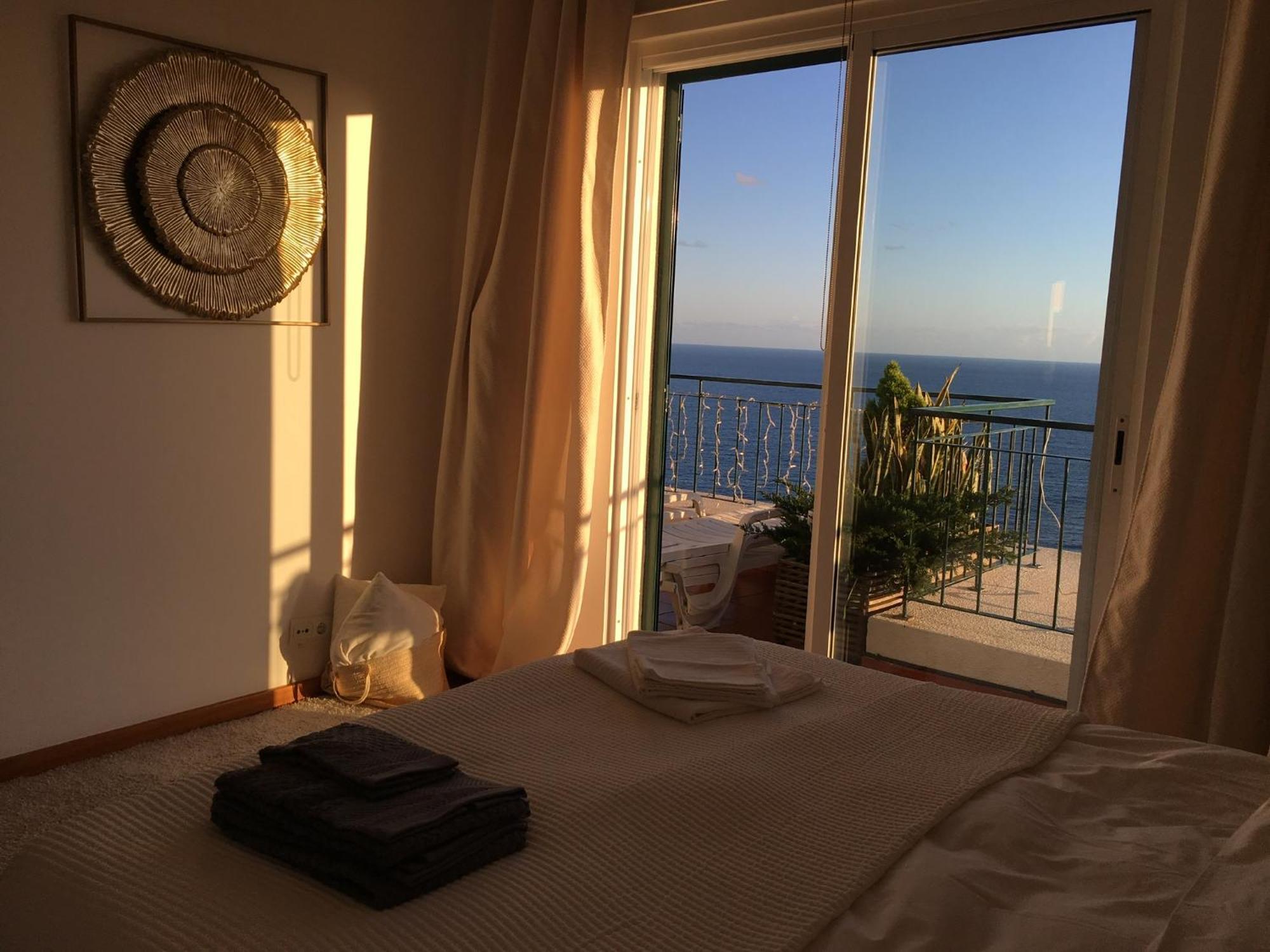 Oceanview Penthouse Apartment