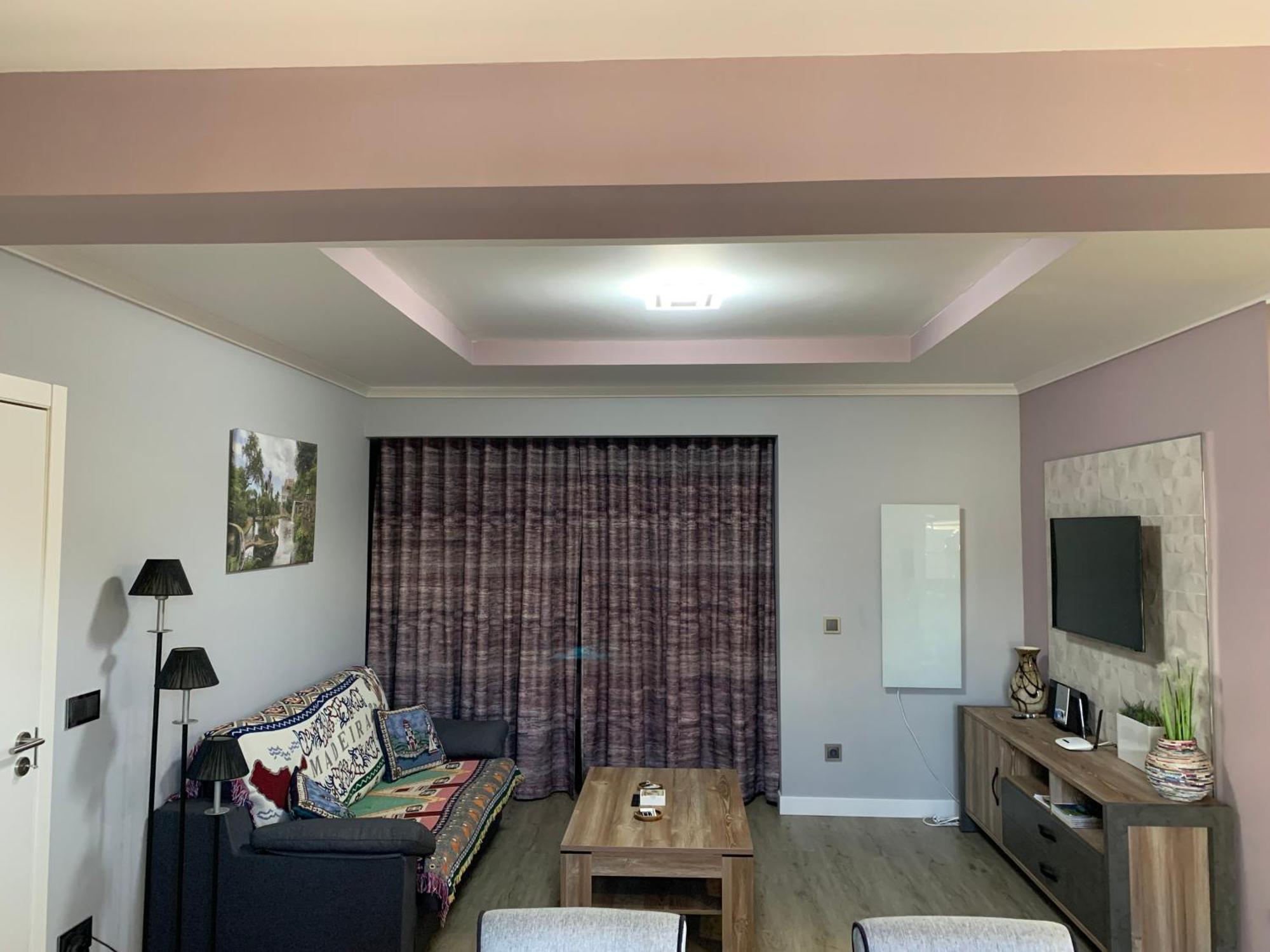 Funchal Apt- Sleeps 2 - Pool & Parking - Madeira