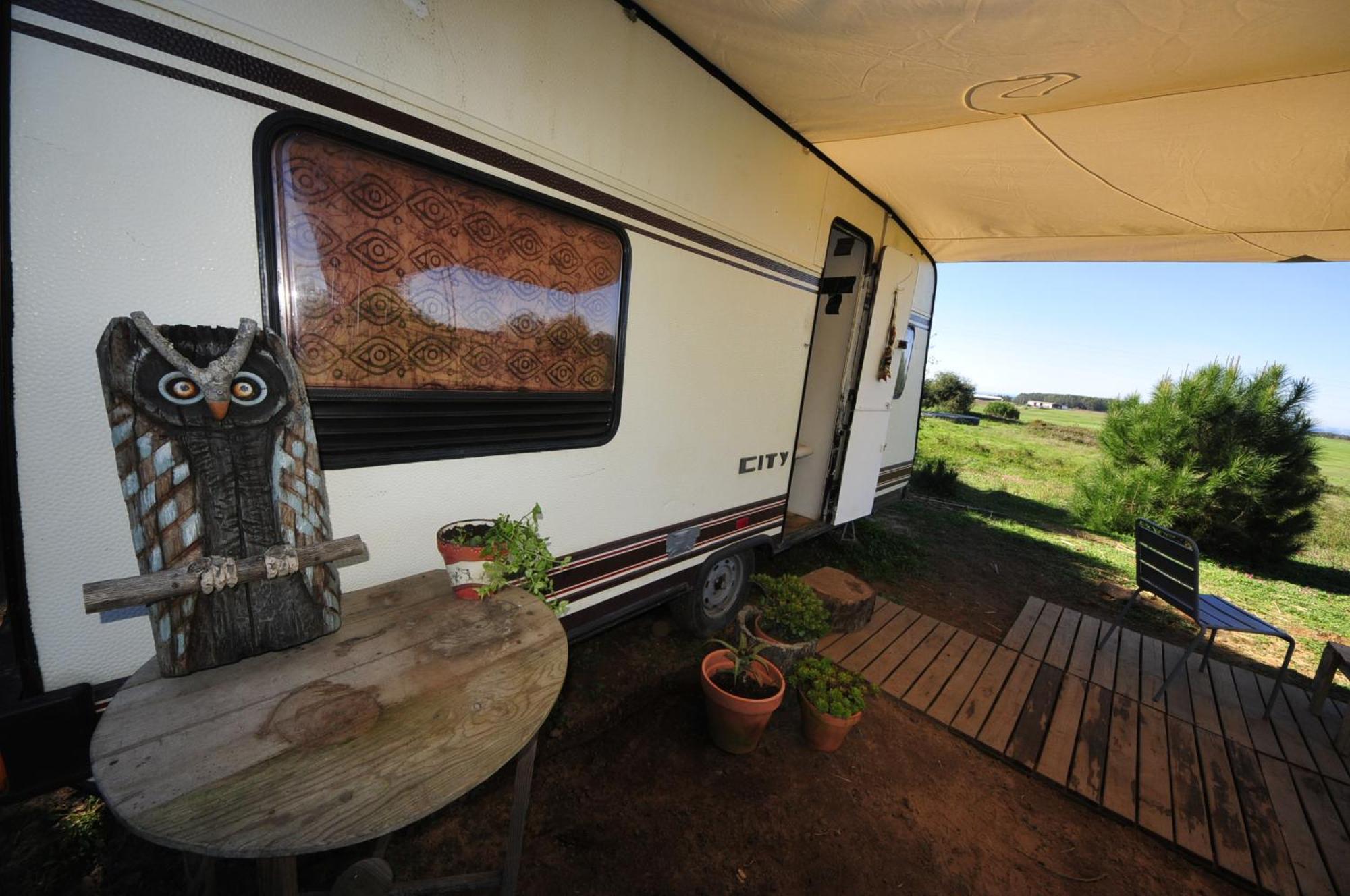Camping Monte Dos Vagabundos - Animal Sanctuary - Caravan Nest *