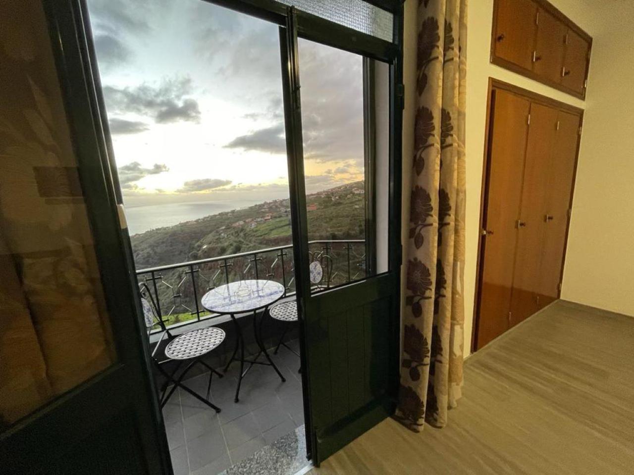 Sunset Star With Sea View Apartment