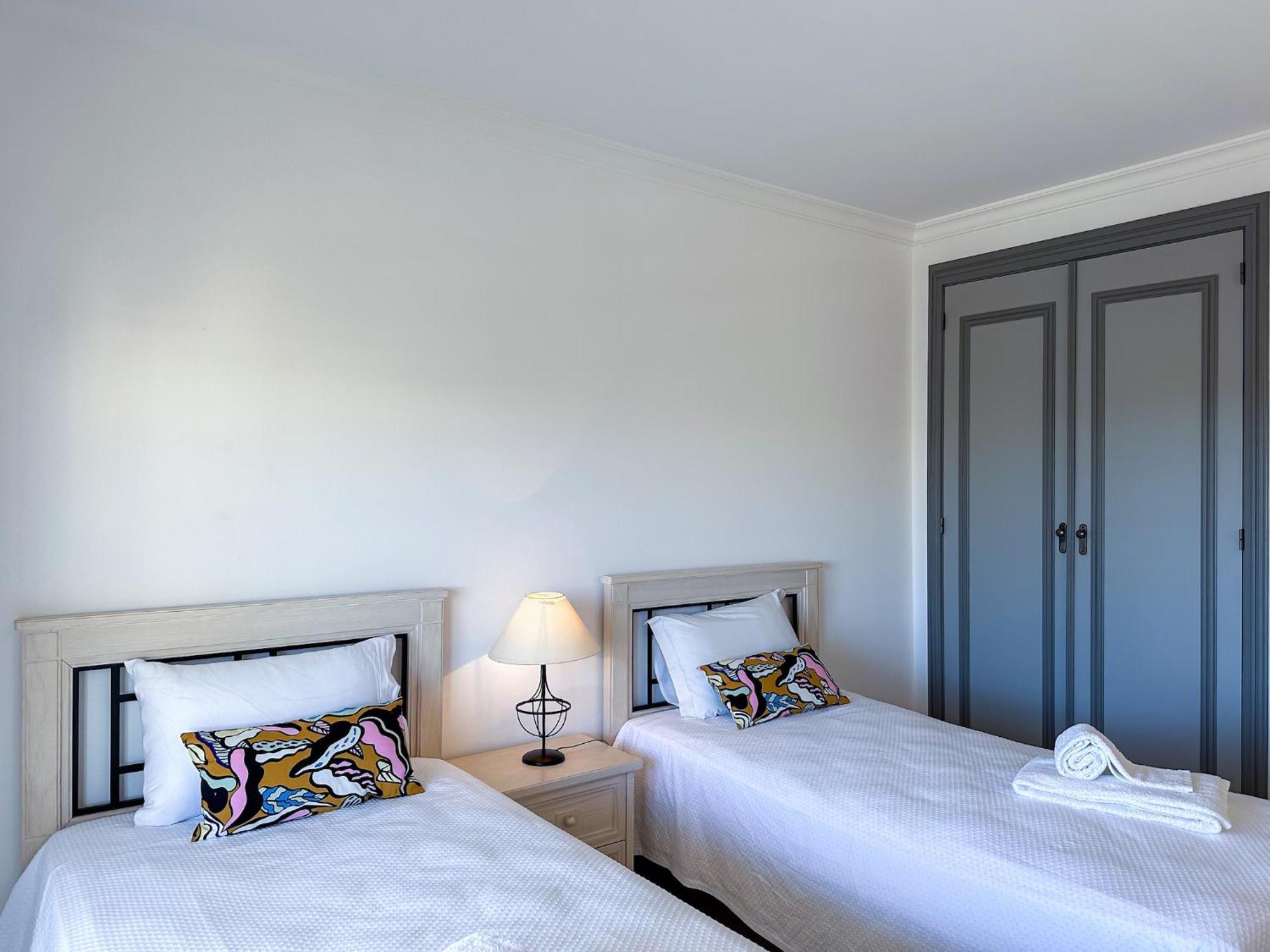 Apartment Luxury Penthouse Wstunning Sea Views, Walk To Gale Albufeira