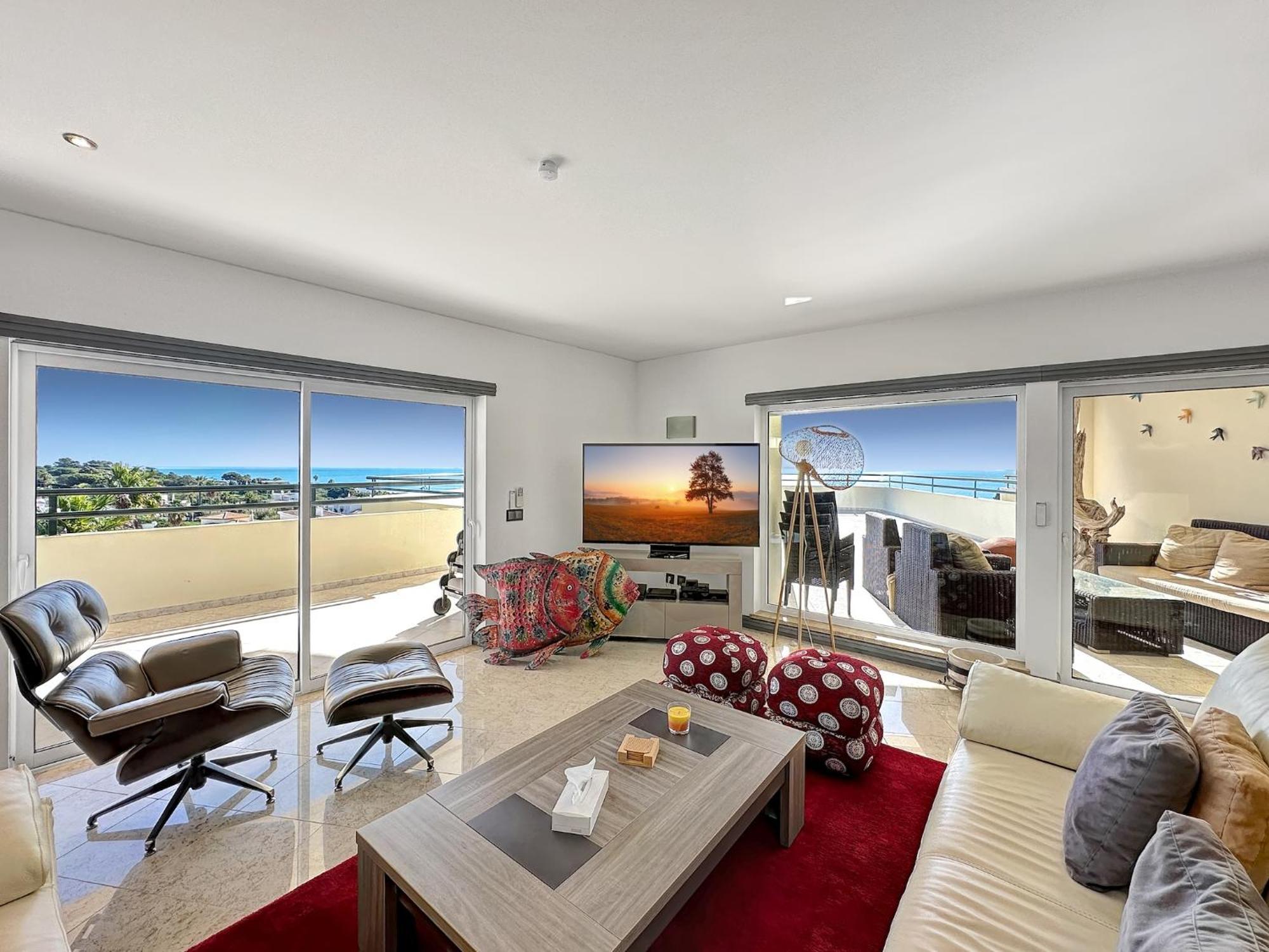 Luxury Penthouse Wstunning Sea Views, Walk To Gale Apartment *