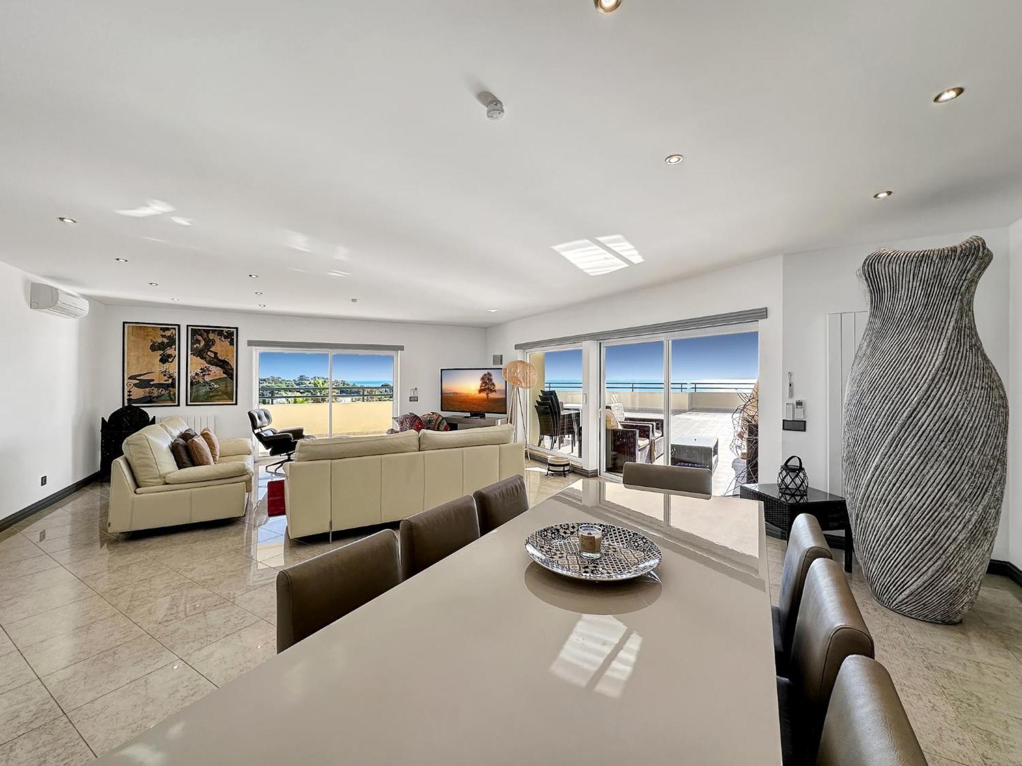 Luxury Penthouse Wstunning Sea Views, Walk To Gale Apartment *