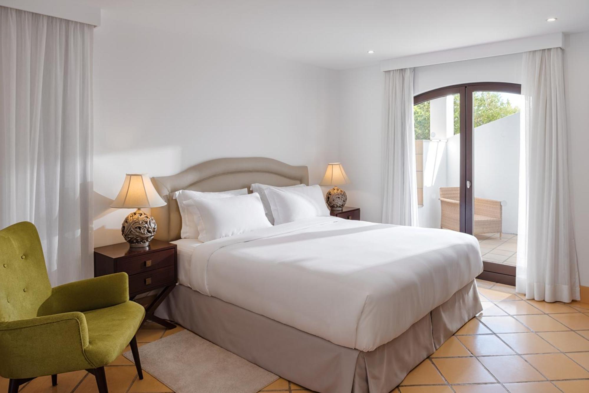 Pine Cliffs Village Hotel 5*