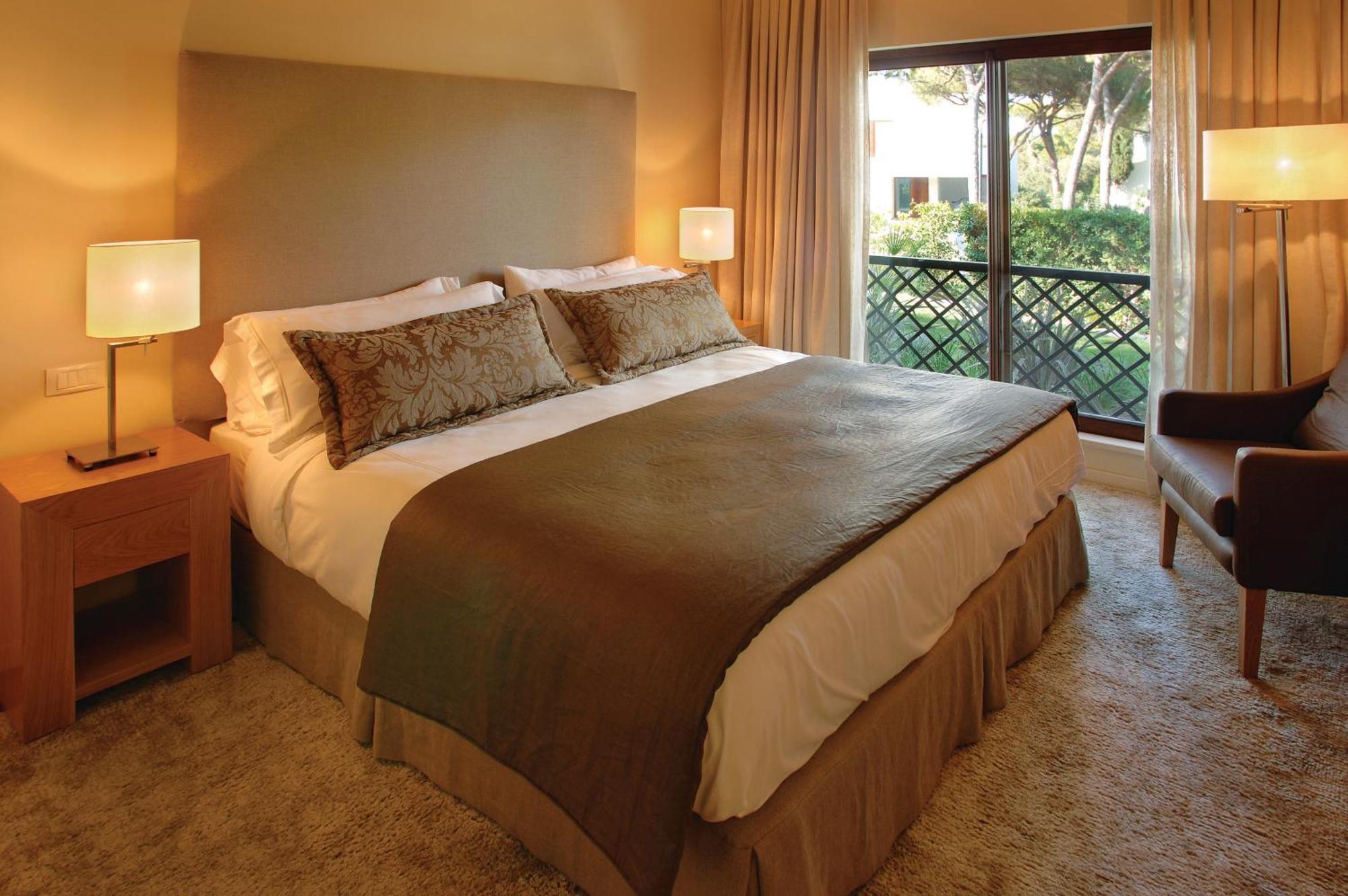Pine Cliffs Village Hotel