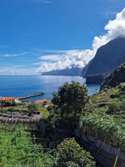 Sunrise Bay - Modern Flat With Stunning Views Seixal (Madeira)