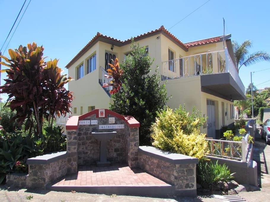 Casa Da Fonte Dos Castanheiros Estreito Da Calheta