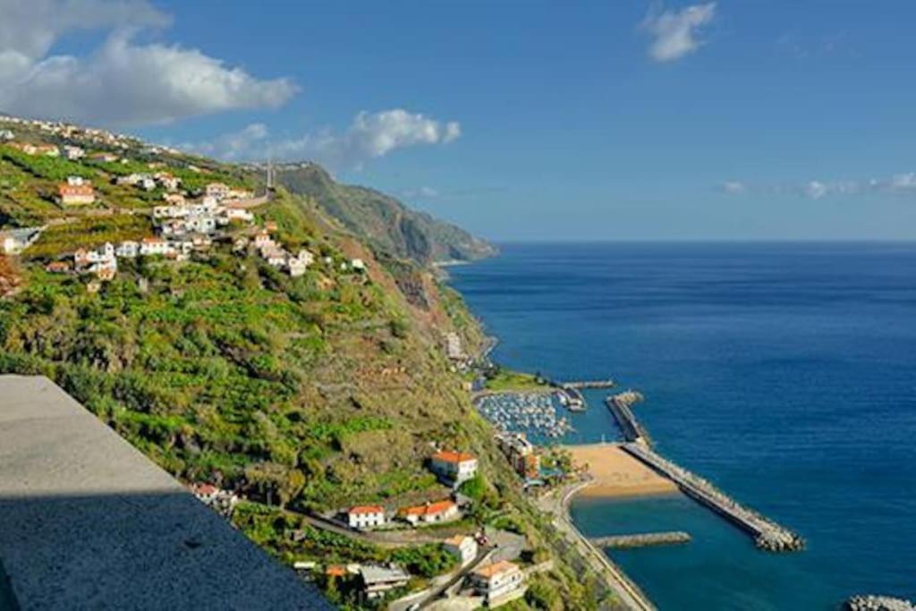 Casa Da Fonte Dos Castanheiros Estreito Da Calheta