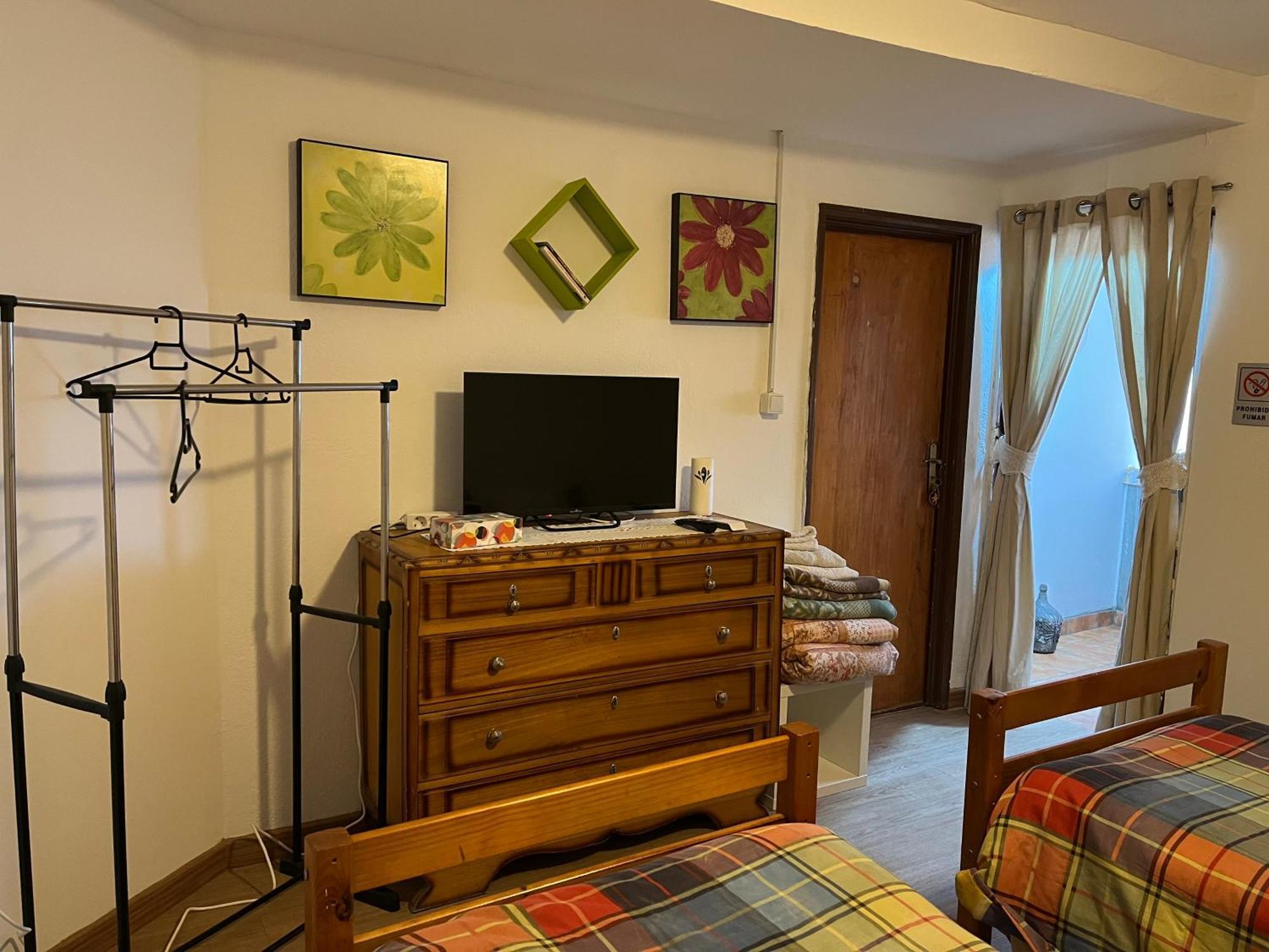 Casa Da Avó Maria, Largo De Santo António, N 97395al