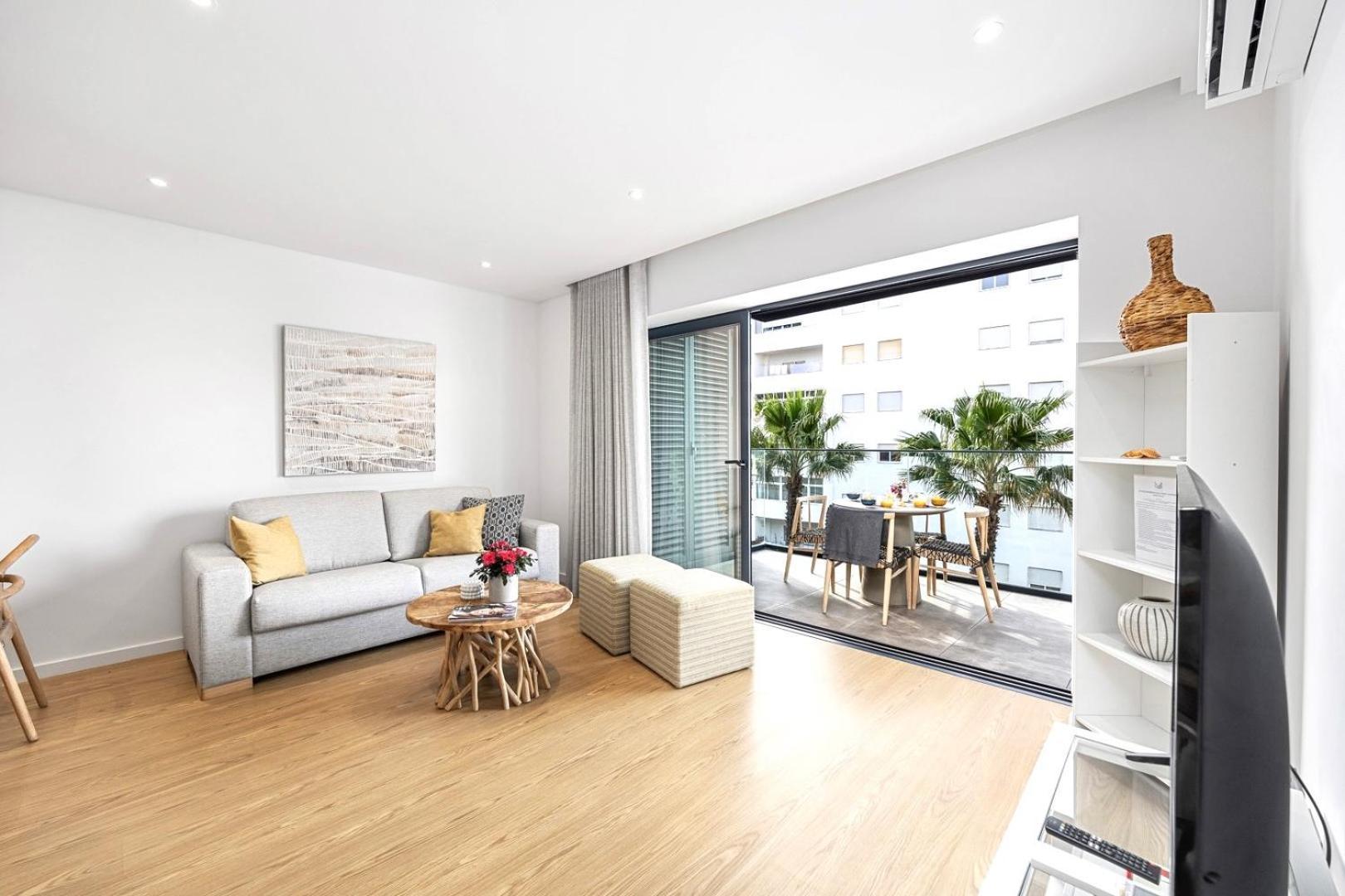Stylish Modern Beachside With Pool & Seaview Apartment Quarteira