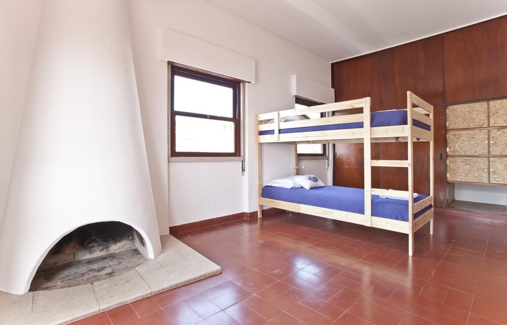 Lost Caparica Surf House Bed & Breakfast *