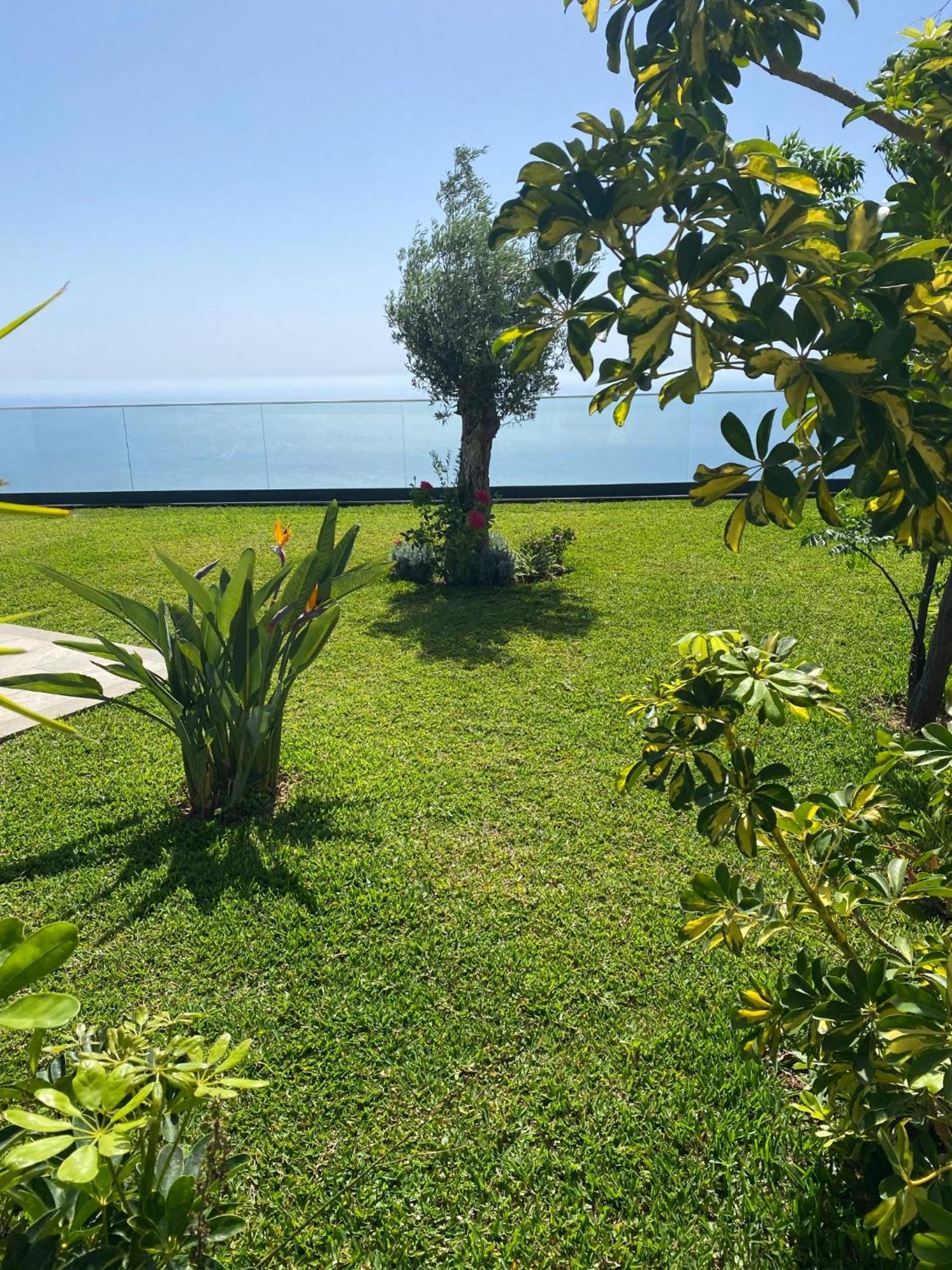 Ceu E Mar Villa