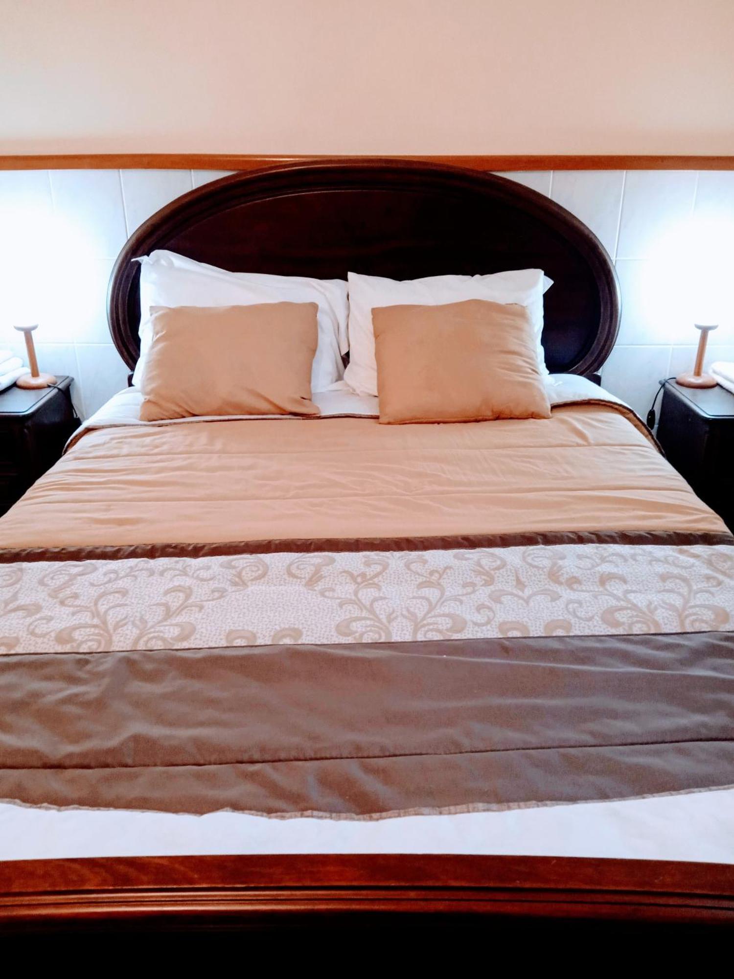 Guest house Porto Cruz House