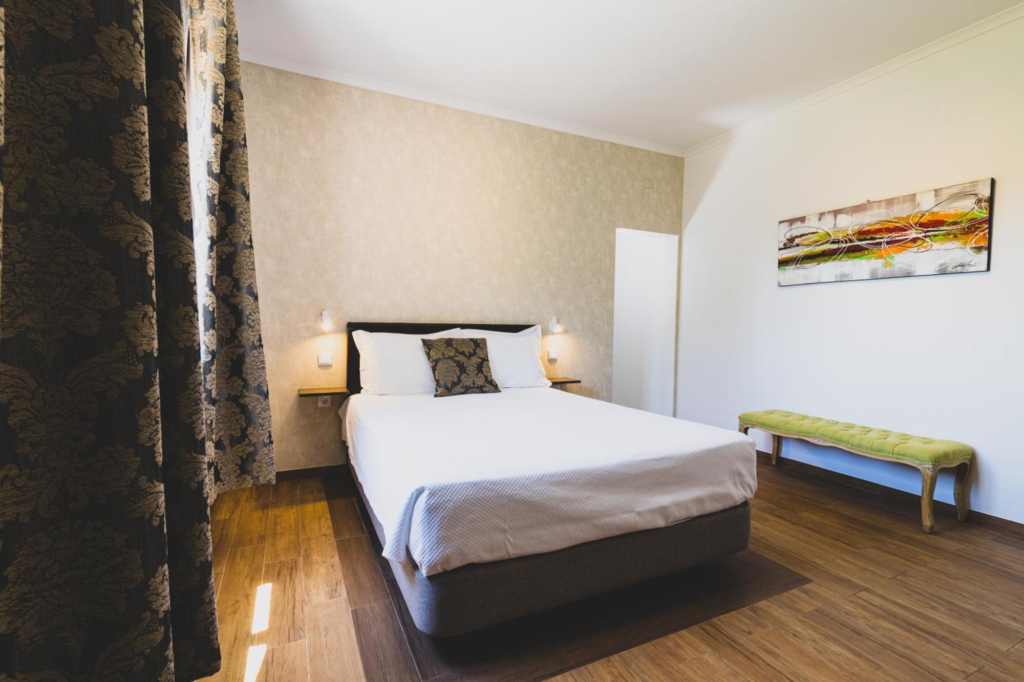 Vila Fuzeta With Pool & Garden Bed and breakfast 3*