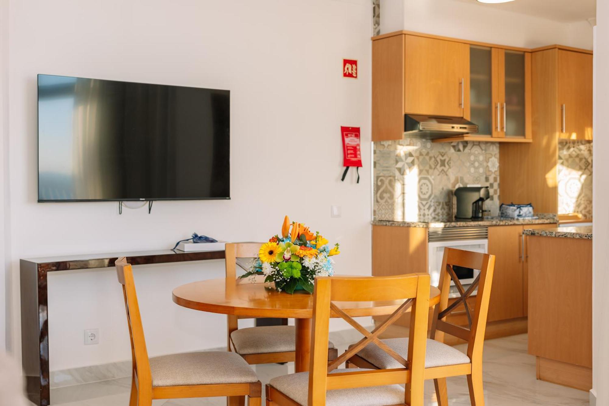 Monicca Collection And Residences Aparthotel 4*