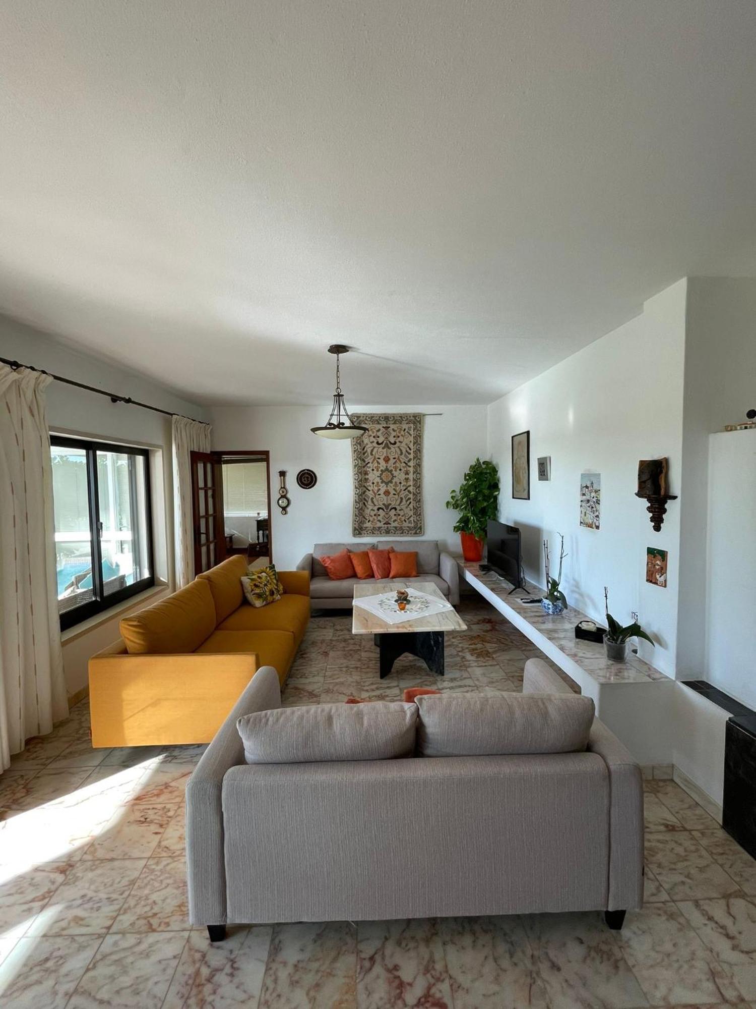 Villa Casa Esperanca - Carefree Living With Big Private Pool And Great Views *