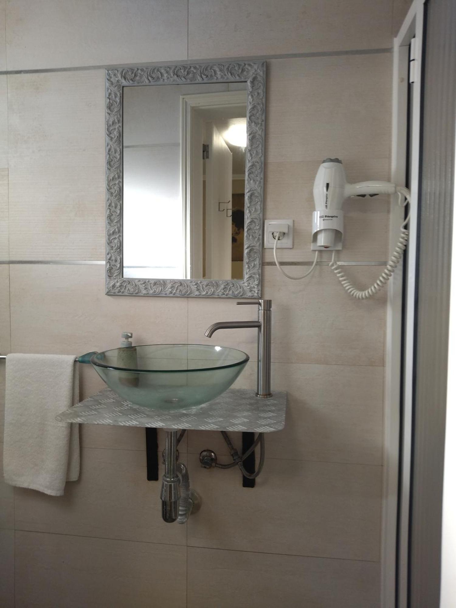 Guest house Casa De Isaias 2*