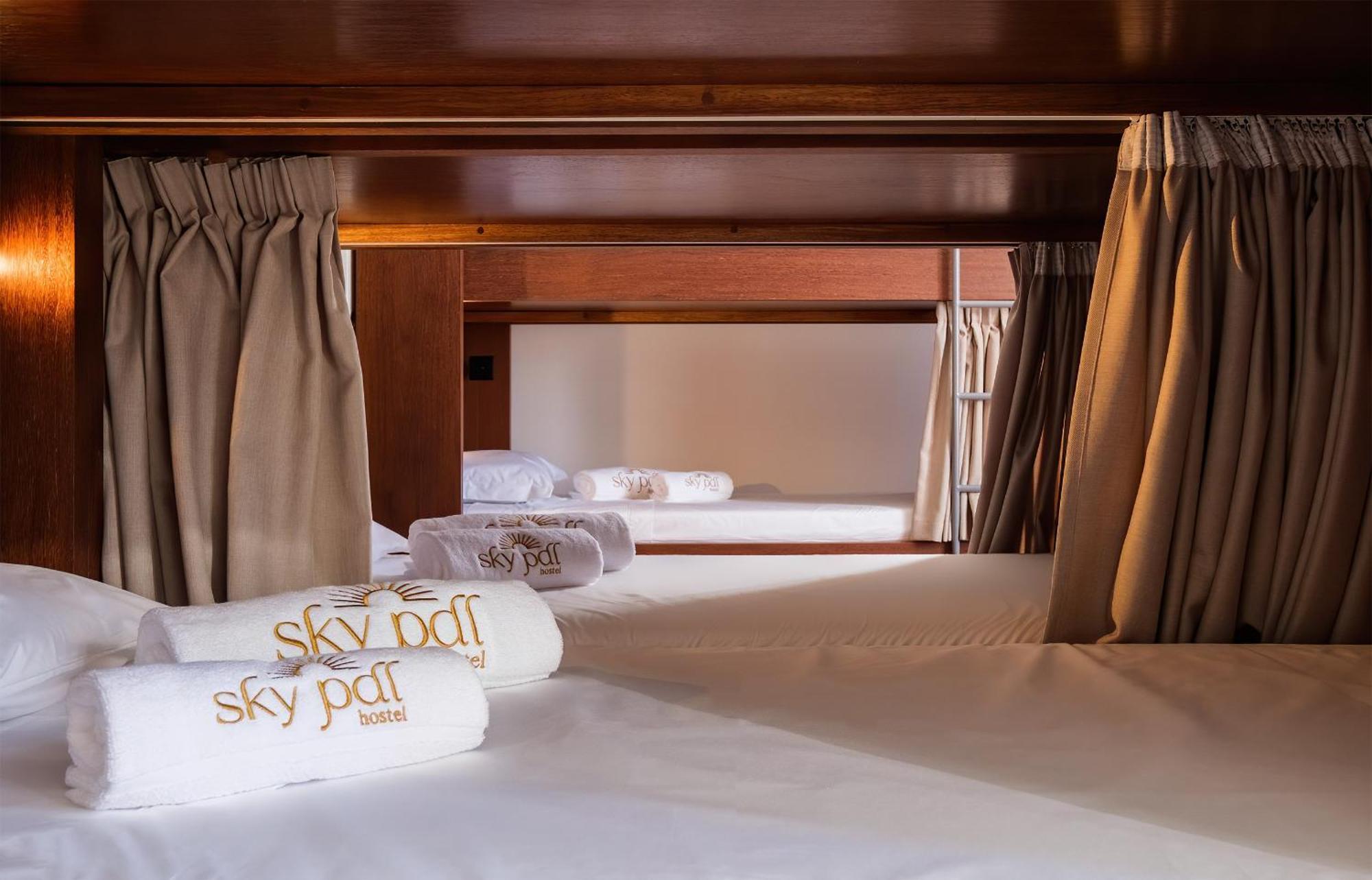 Sky Pdl Hostal *