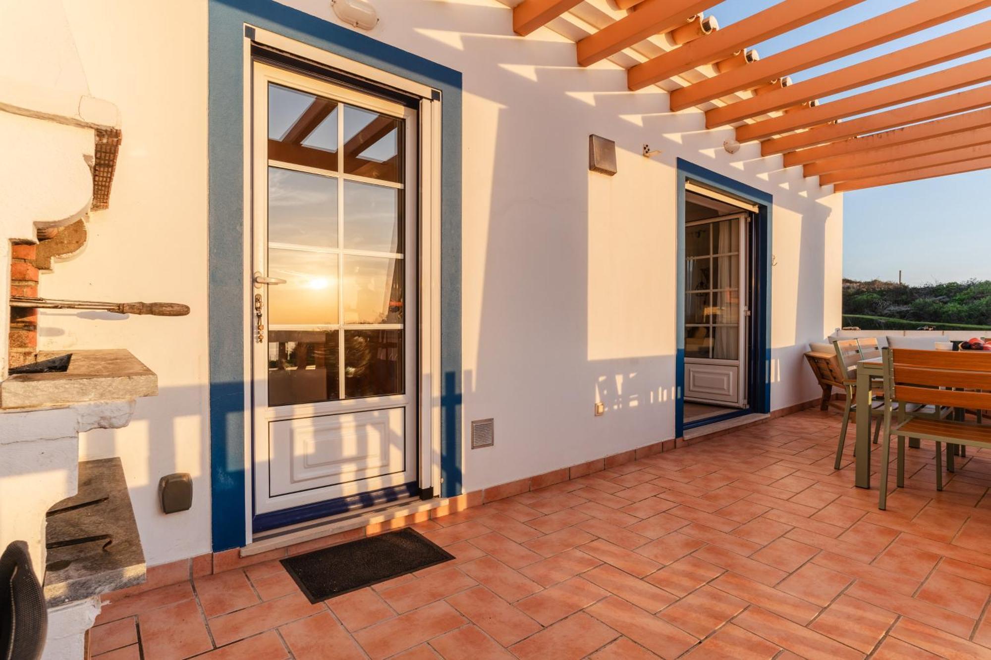 Apartamento Sweet Arrifana // Beachhouse