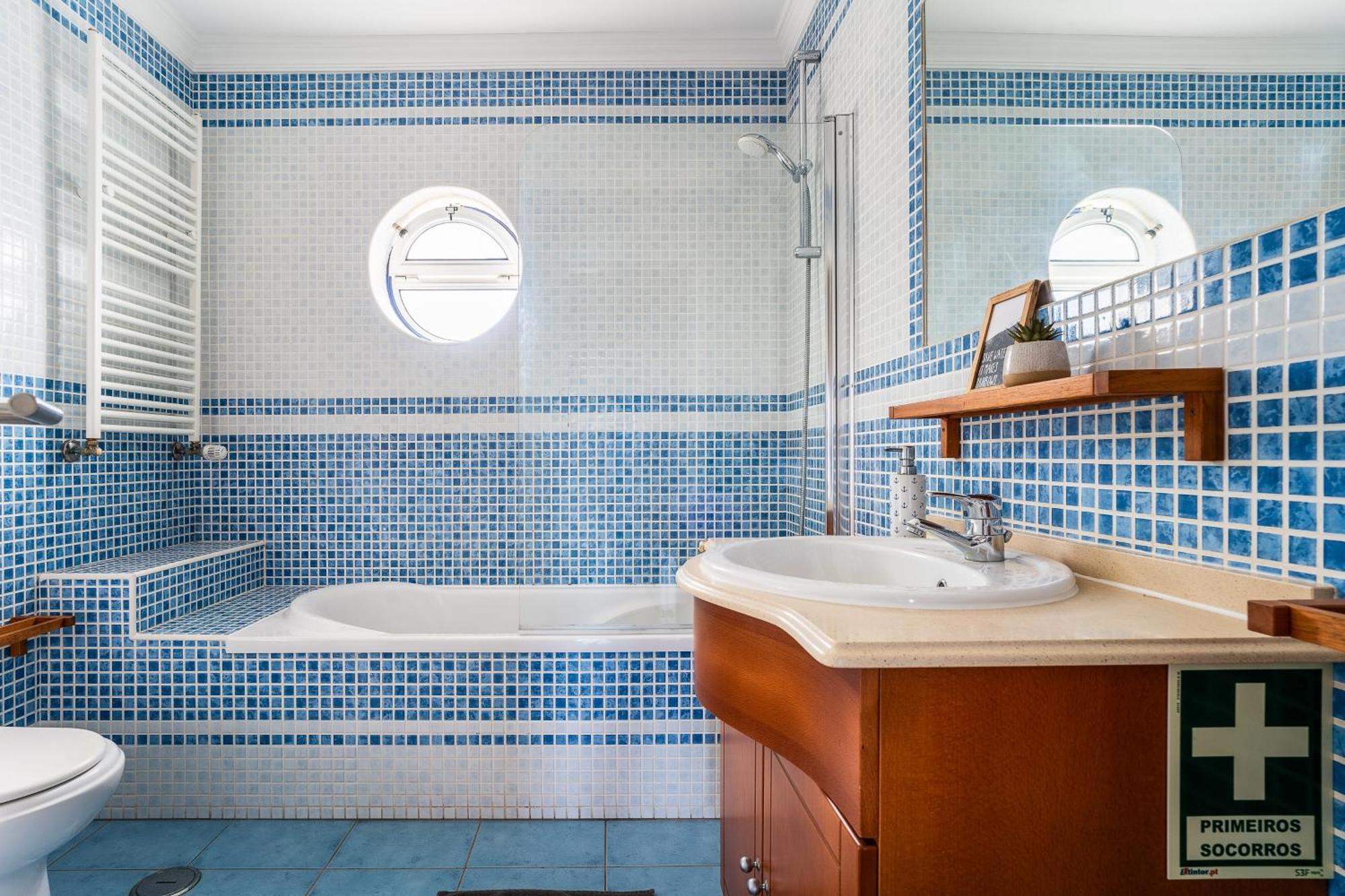Apartment Sweet Arrifana // Beachhouse