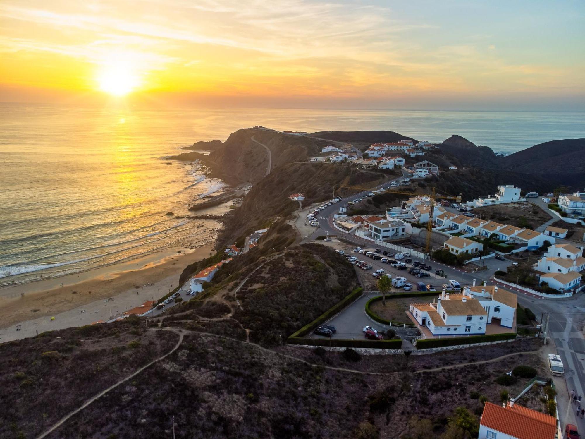 Sweet Arrifana // Beachhouse Apartamento