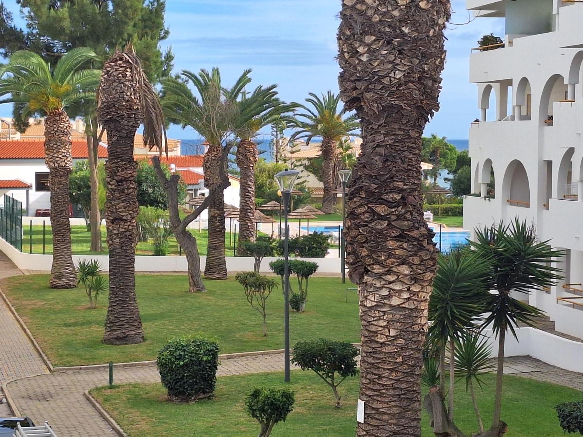 Palmeira Sol- 2 Bedrooms 300m From The Ocean View * Porches (Algarve)