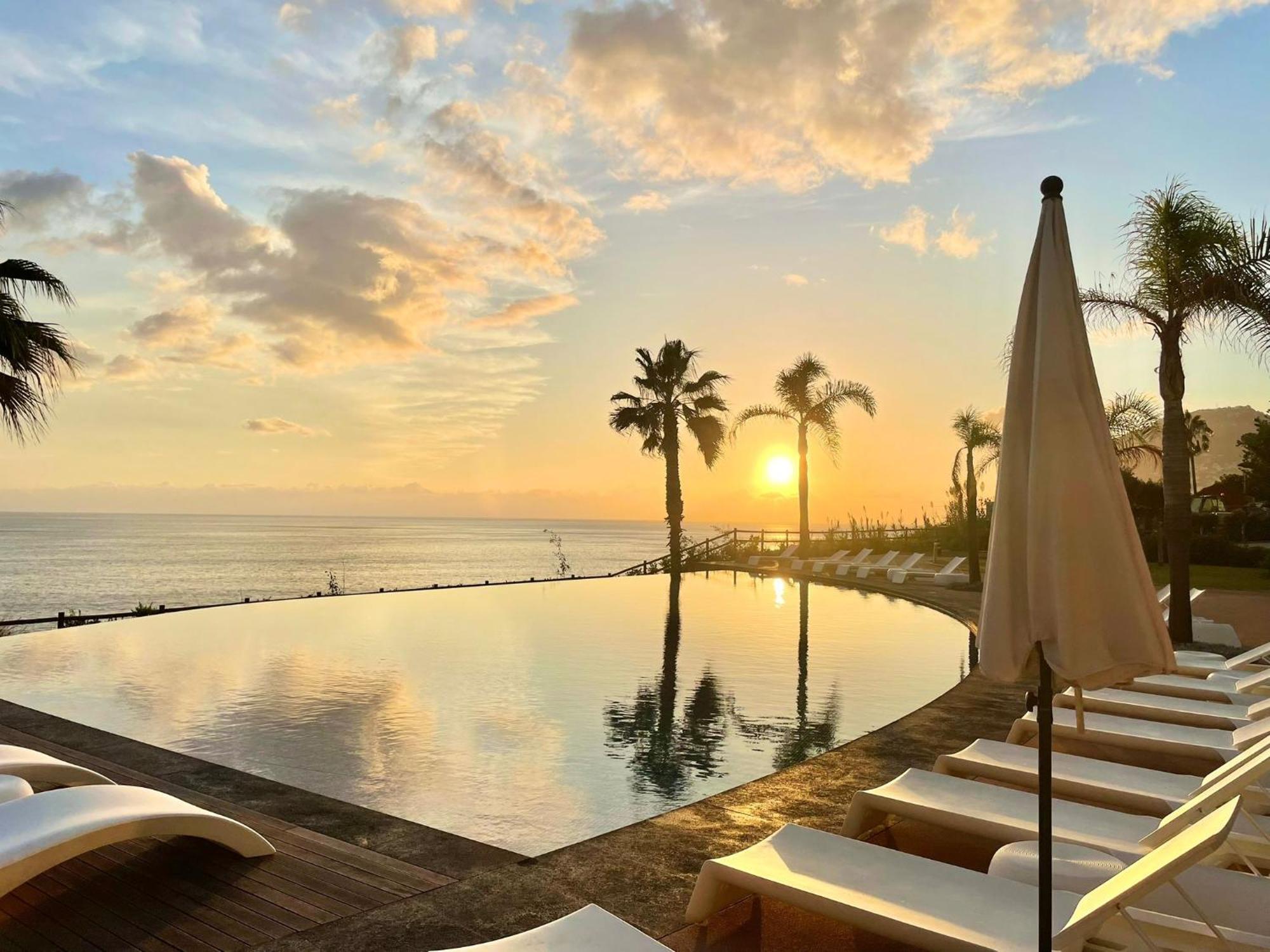 Bm - 3 Pools-gym-ac-huge Balcony Sea View Apartment