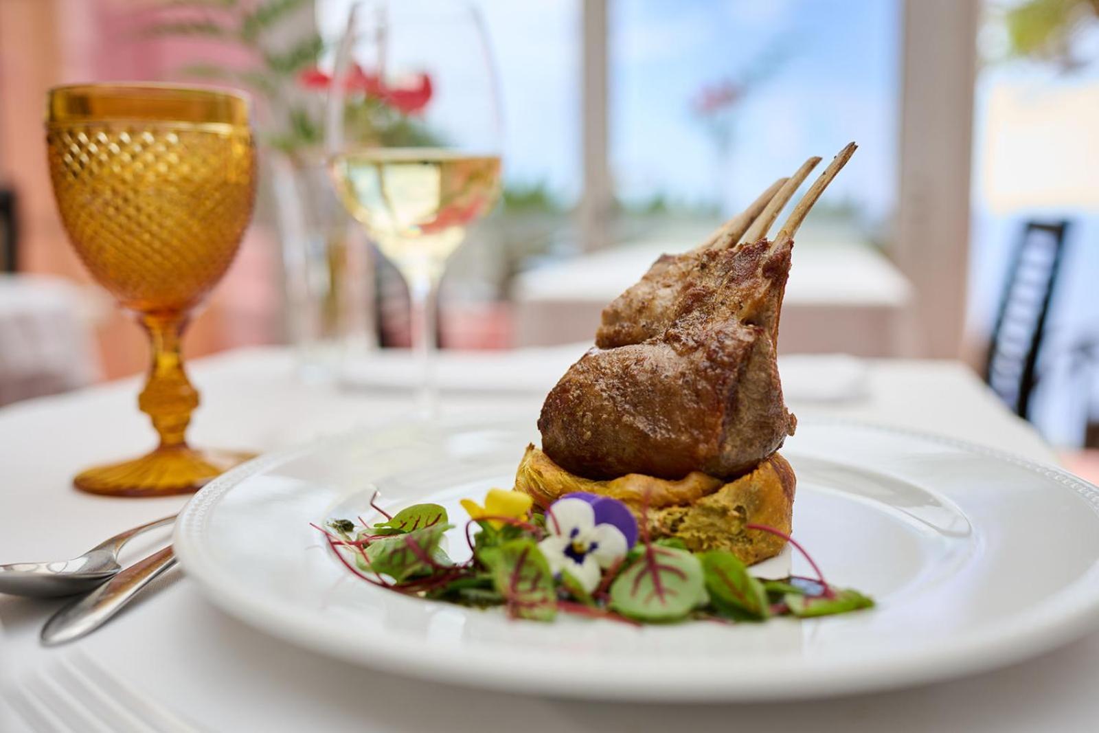 Inn & Art Madeira 3*
