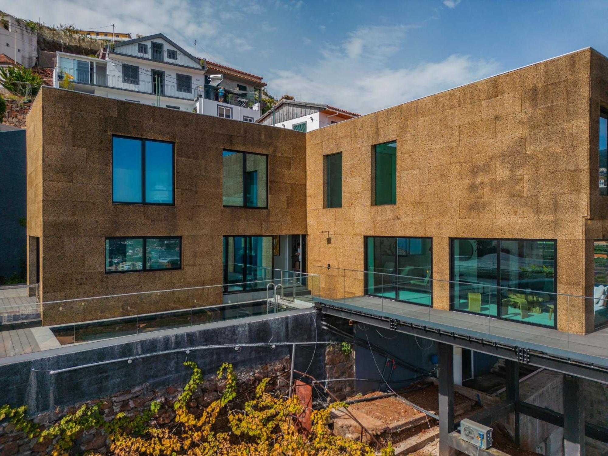 Villa House Of Cork And Ivy - By Wehost